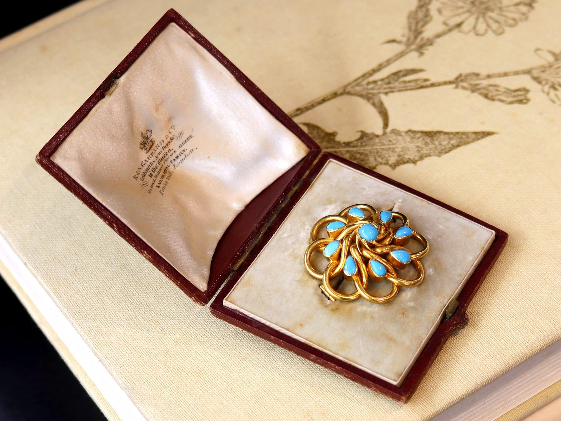 Vintage 3.20 Carat Turquoise and 22k Yellow Gold Brooch Circa 1880 In Excellent Condition In Jesmond, Newcastle Upon Tyne