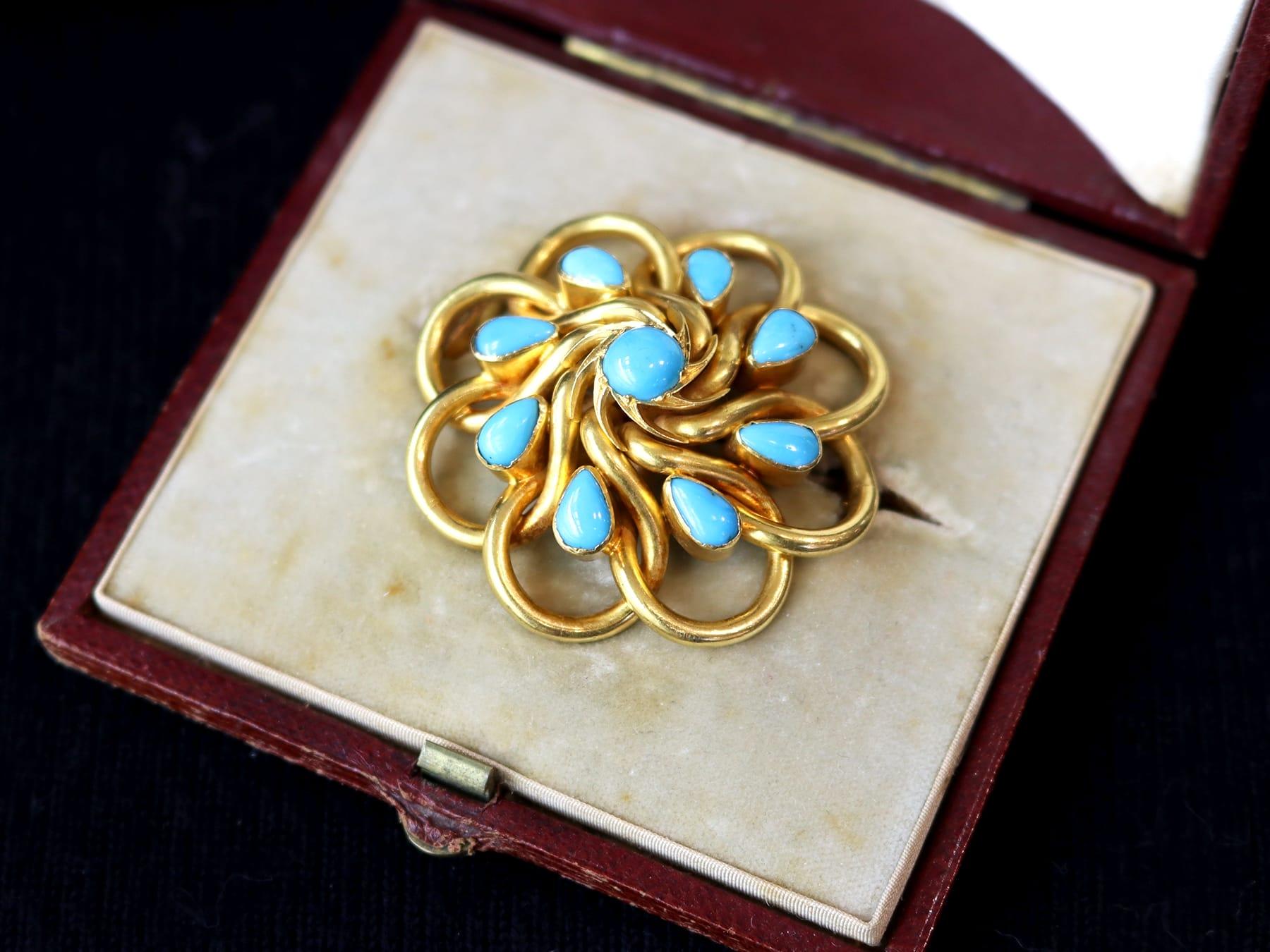 Women's or Men's Vintage 3.20 Carat Turquoise and 22k Yellow Gold Brooch Circa 1880