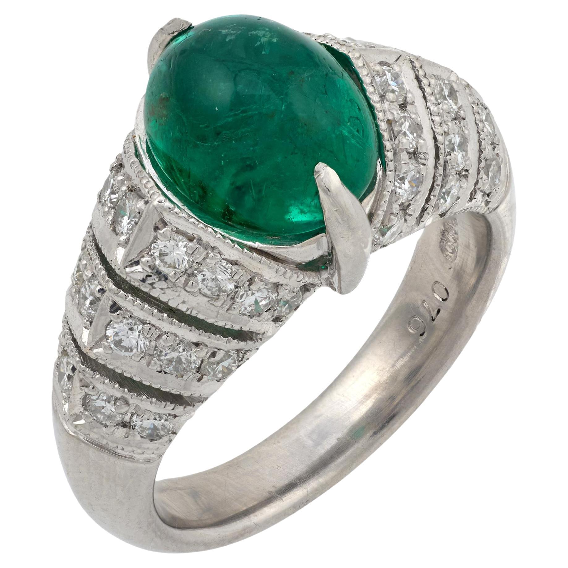Anillo de cóctel vintage de esmeralda y diamante en platino de 3,23 quilates