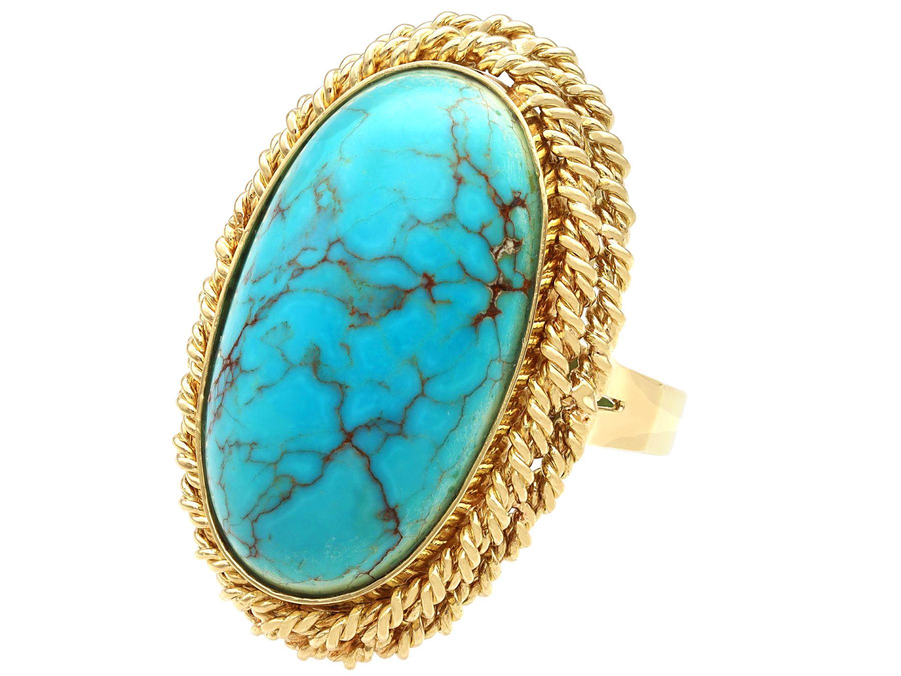Cabochon Vintage 32.50 Carat Turquoise and Yellow Gold Cocktail Ring For Sale