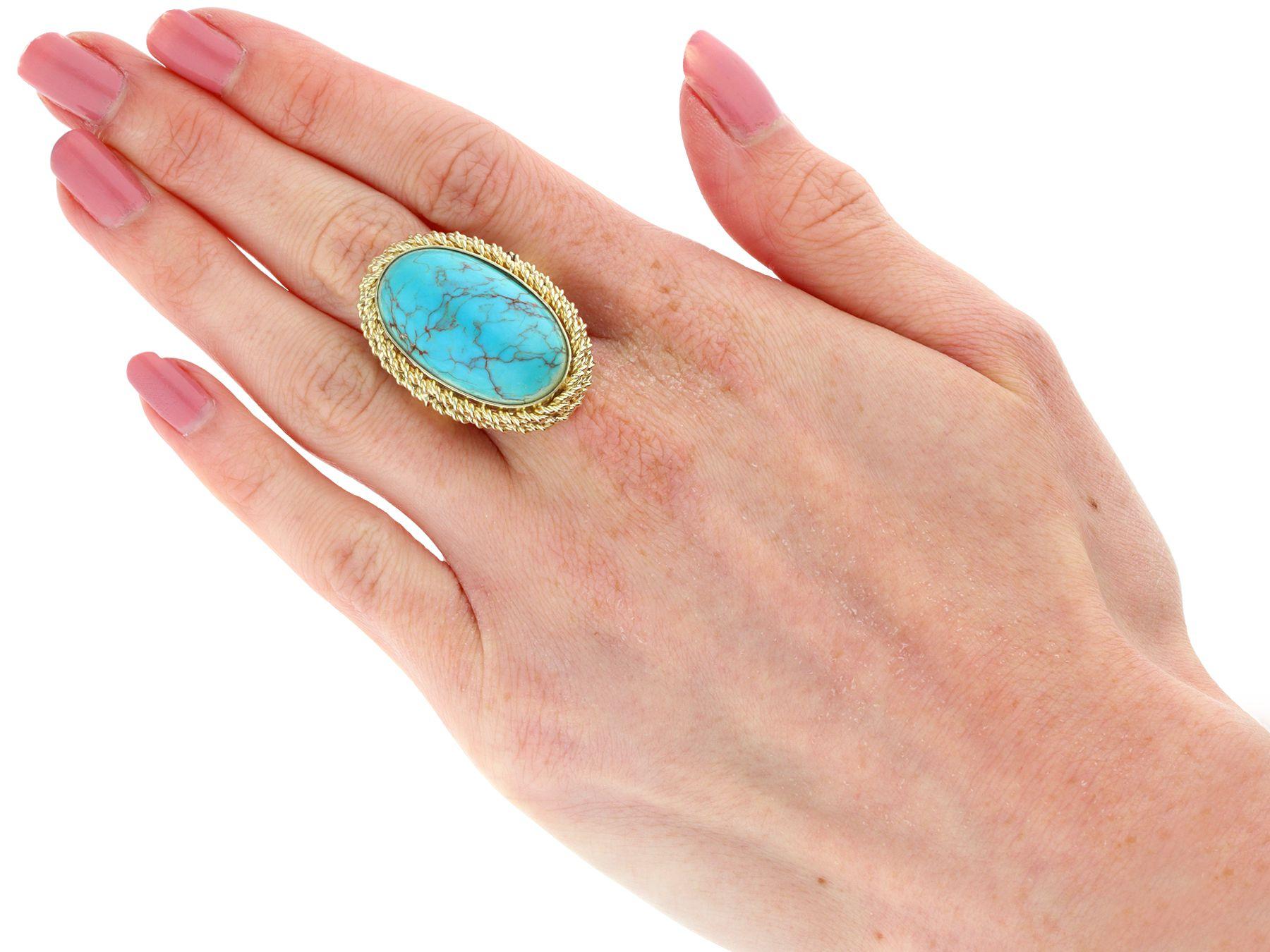 Vintage 32.50 Carat Turquoise and Yellow Gold Cocktail Ring For Sale 1