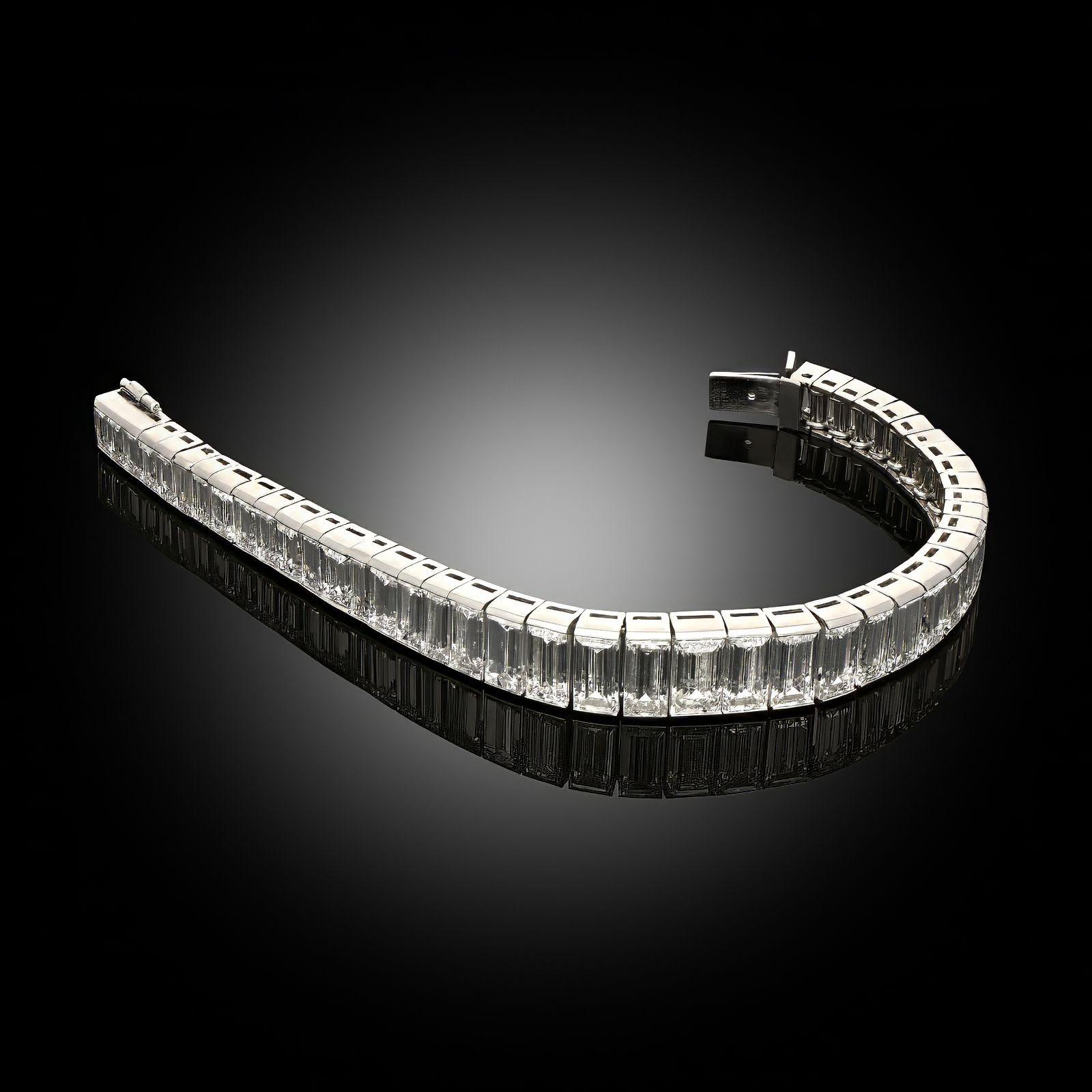 Brazalete vintage de línea de diamantes de 32,52 ct Circa 1950 en Excelente estado para la venta en London, GB