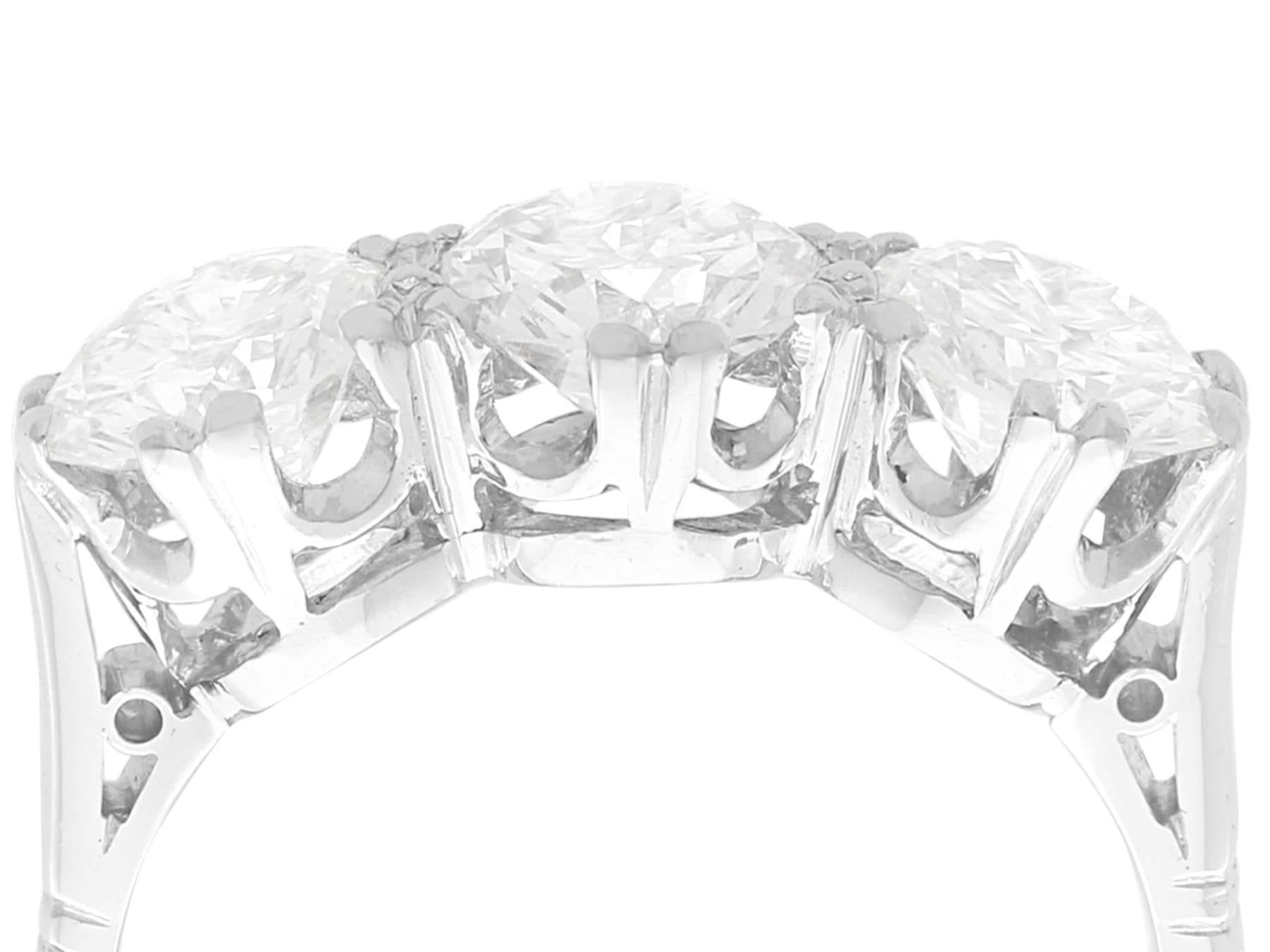 Brilliant Cut Vintage 3.30 Carat Diamond and 18 Carat White Gold Trilogy Ring For Sale