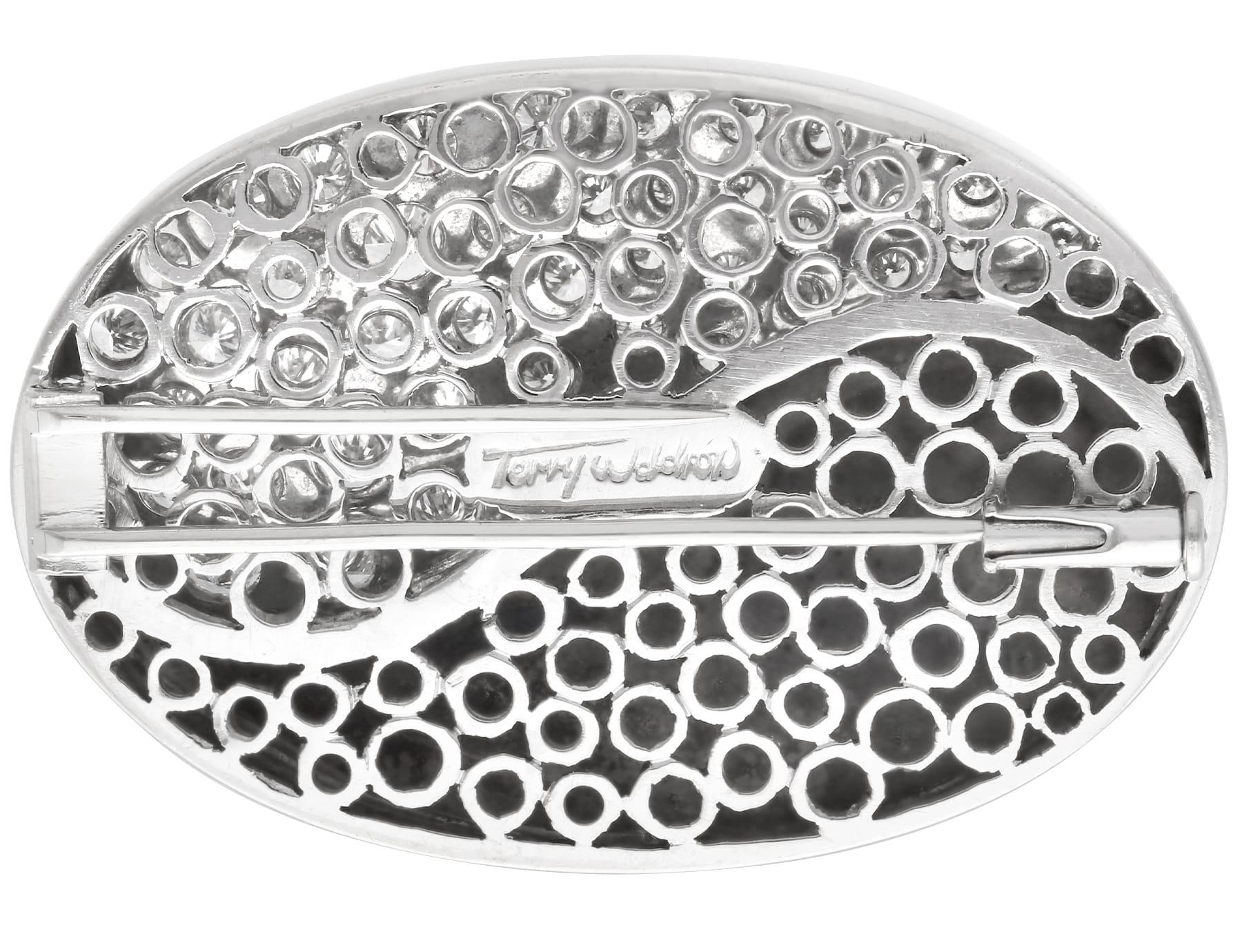 Women's or Men's Vintage 3.30Ct Diamond and 18k White Gold Brooch Circa 1990 For Sale