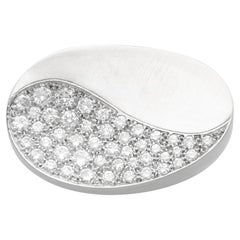 Retro 3.30Ct Diamond and 18k White Gold Brooch Circa 1990