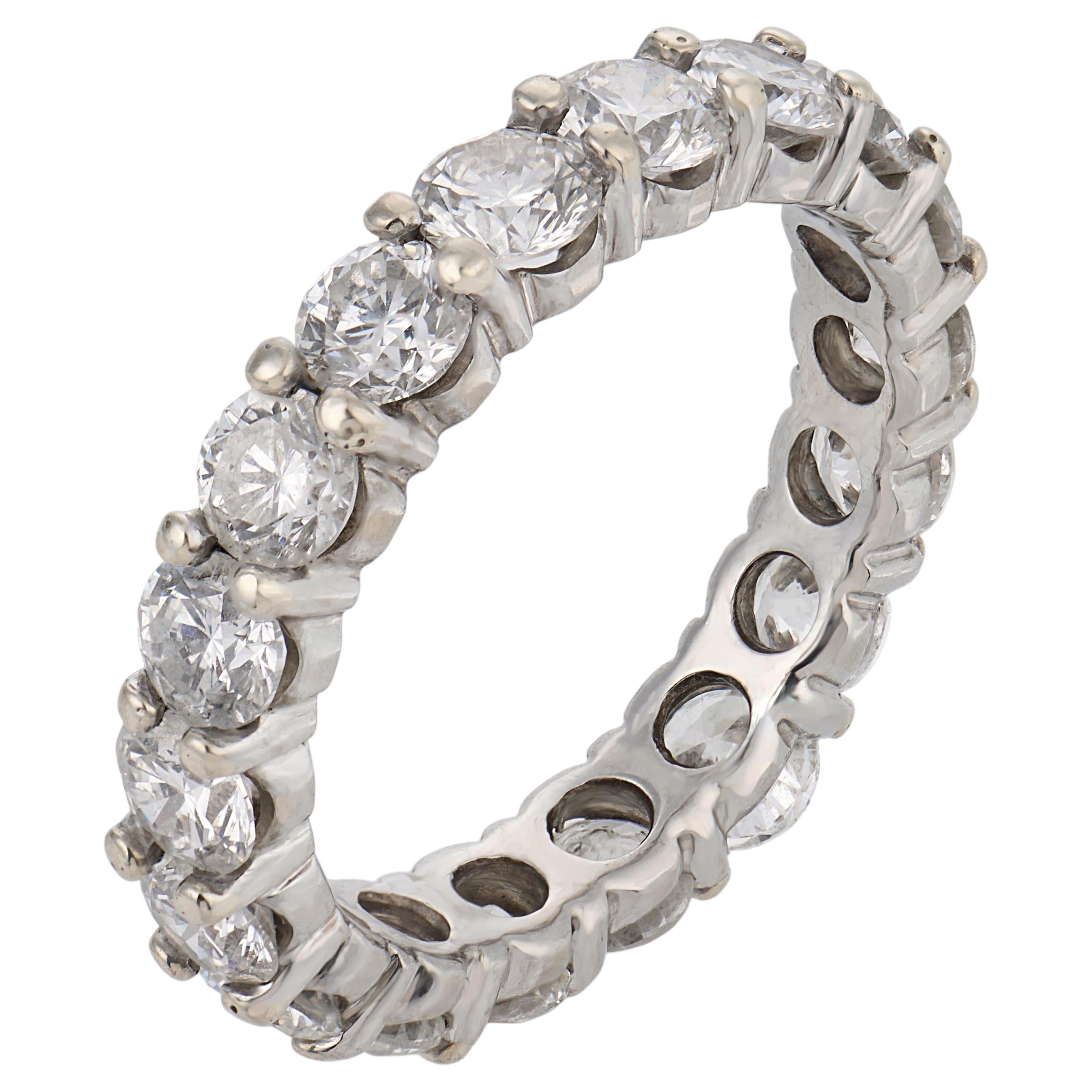 Anillo de la eternidad vintage de platino con diamantes de 3.35 quilates