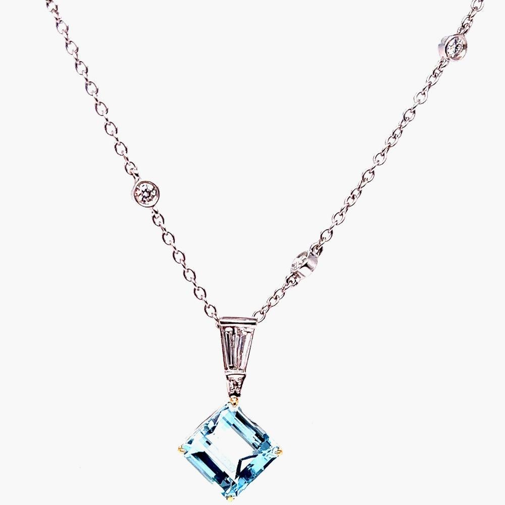Women's or Men's Vintage 3.37 Carats Aquamarine Diamond 18 Karat White Gold Pendant Necklace
