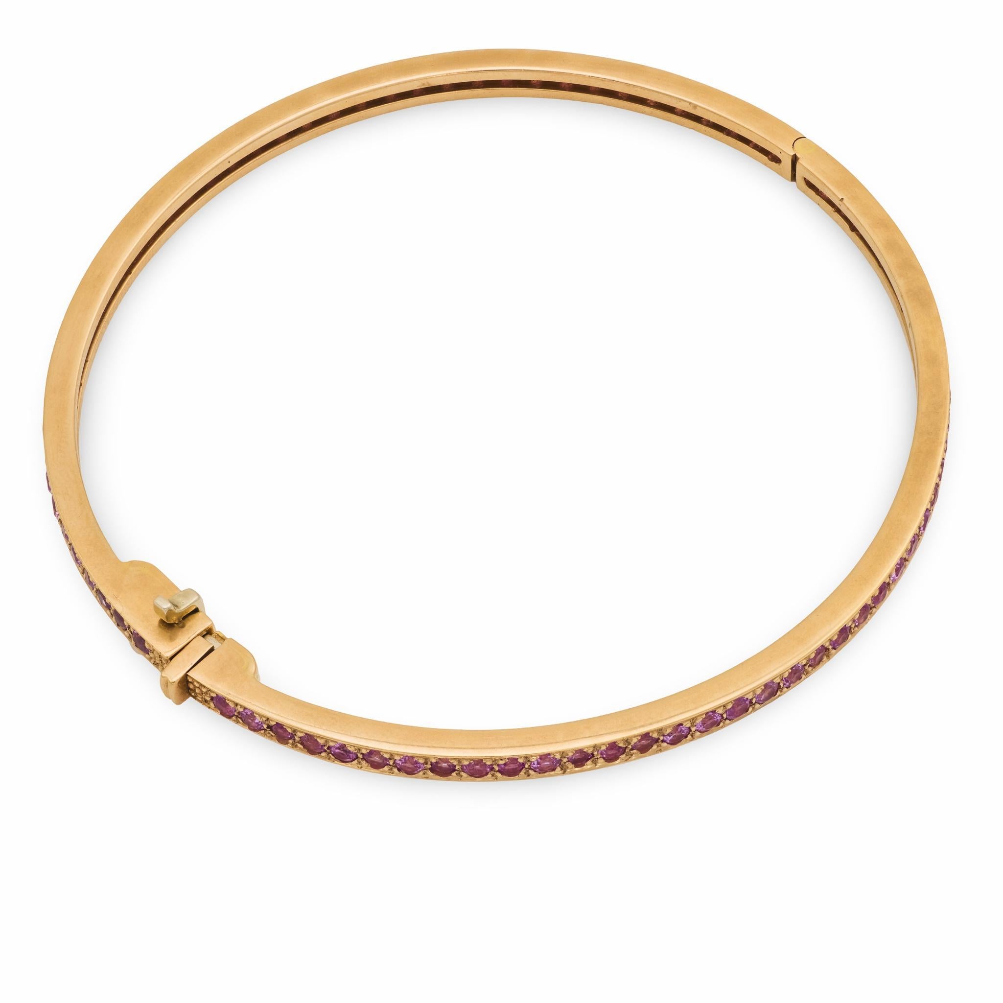 Vintage 3.40 carat pink sapphire 18k rose gold bangle In Good Condition For Sale In Beverly Hills, CA