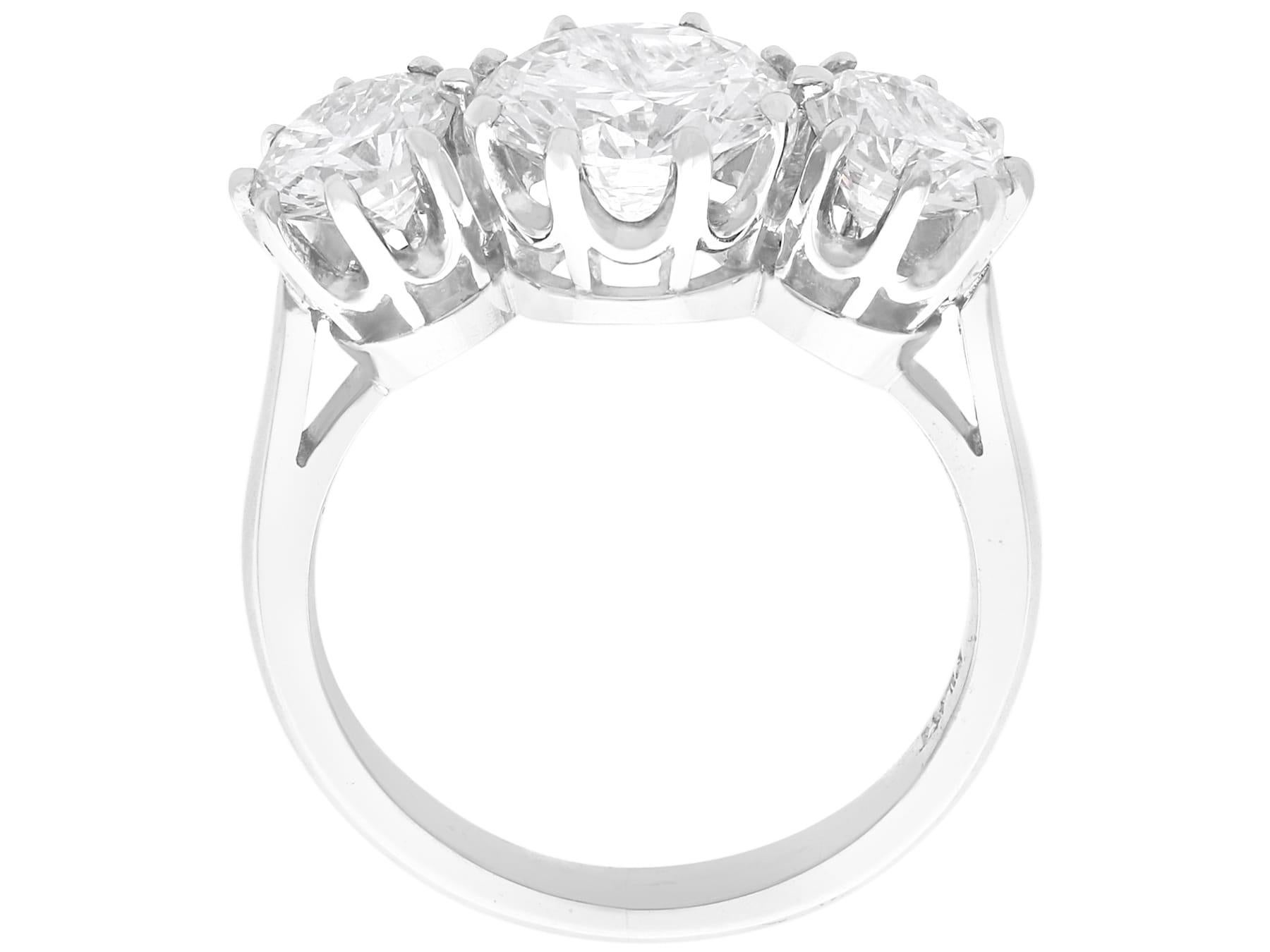 Vintage 3.40Ct Diamond and Platinum Trilogy Ring Circa 1950 For Sale 1