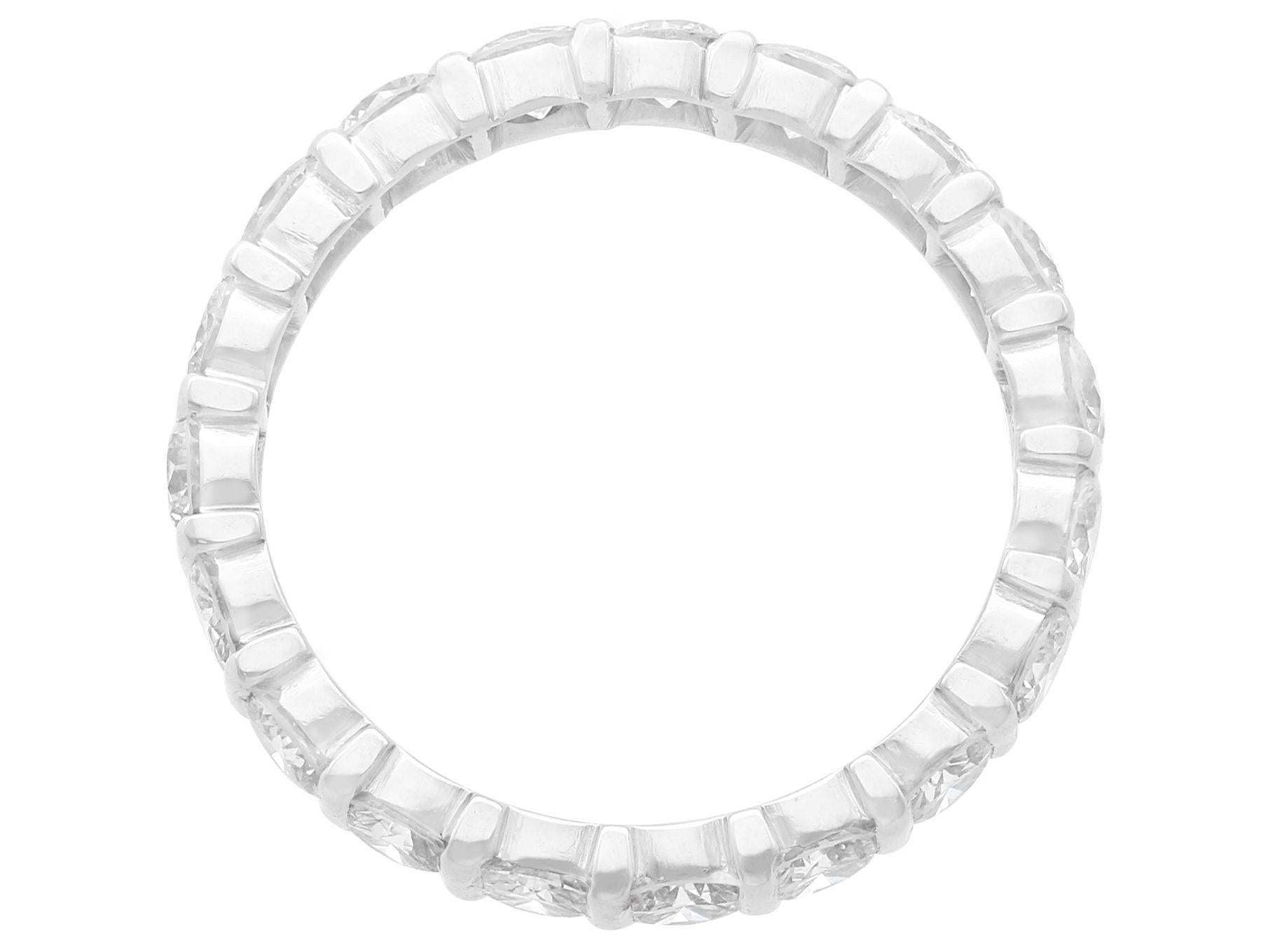 da uomo o donna Anello a eternità completa in oro bianco e diamanti vintage da 3.42 carati in vendita