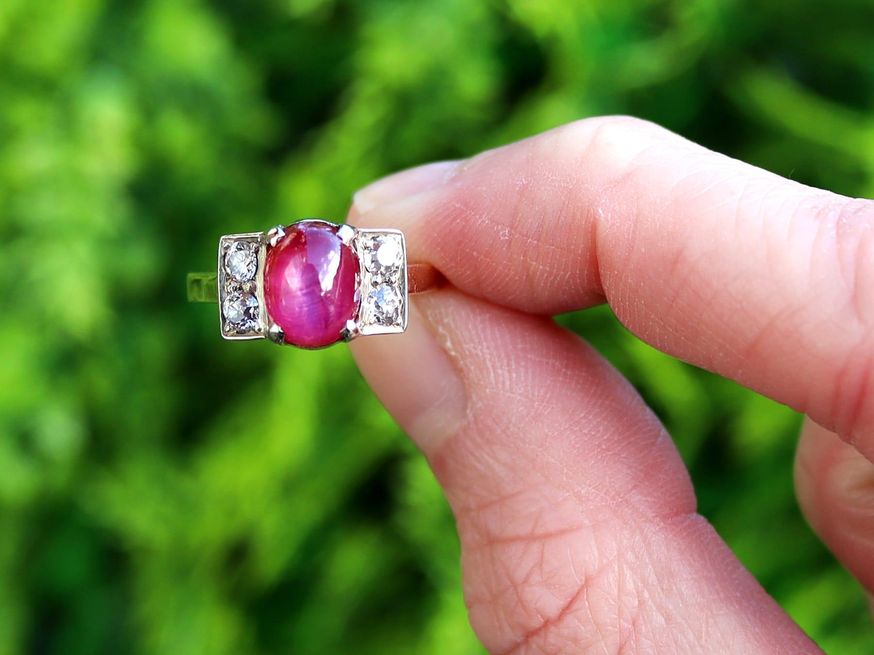 Eine feine und beeindruckende Vintage 3,45 Karat Rubin und 0,30 Karat Diamant, 15 Karat Gelbgold, Silber gesetzt, Kleid Ring; eine Ergänzung zu unseren Vintage-Schmuck und Estate Jewelry Sammlungen.

Dieser schöne und beeindruckende Rubinring im