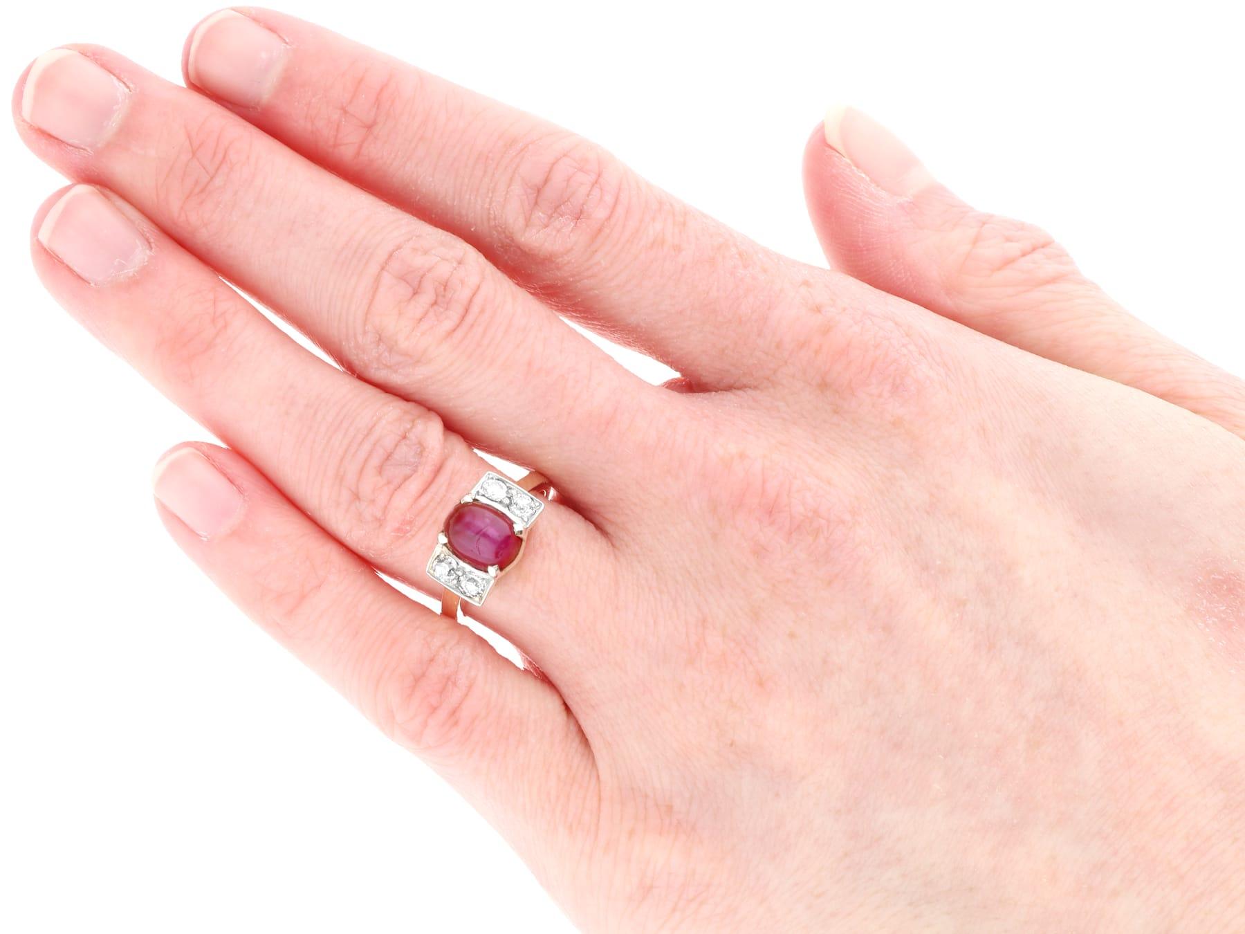 Vintage-Ring aus 15 Karat Gelbgold mit 3,45 Karat Rubin und 0,30 Karat Diamant, um 1940 im Angebot 3