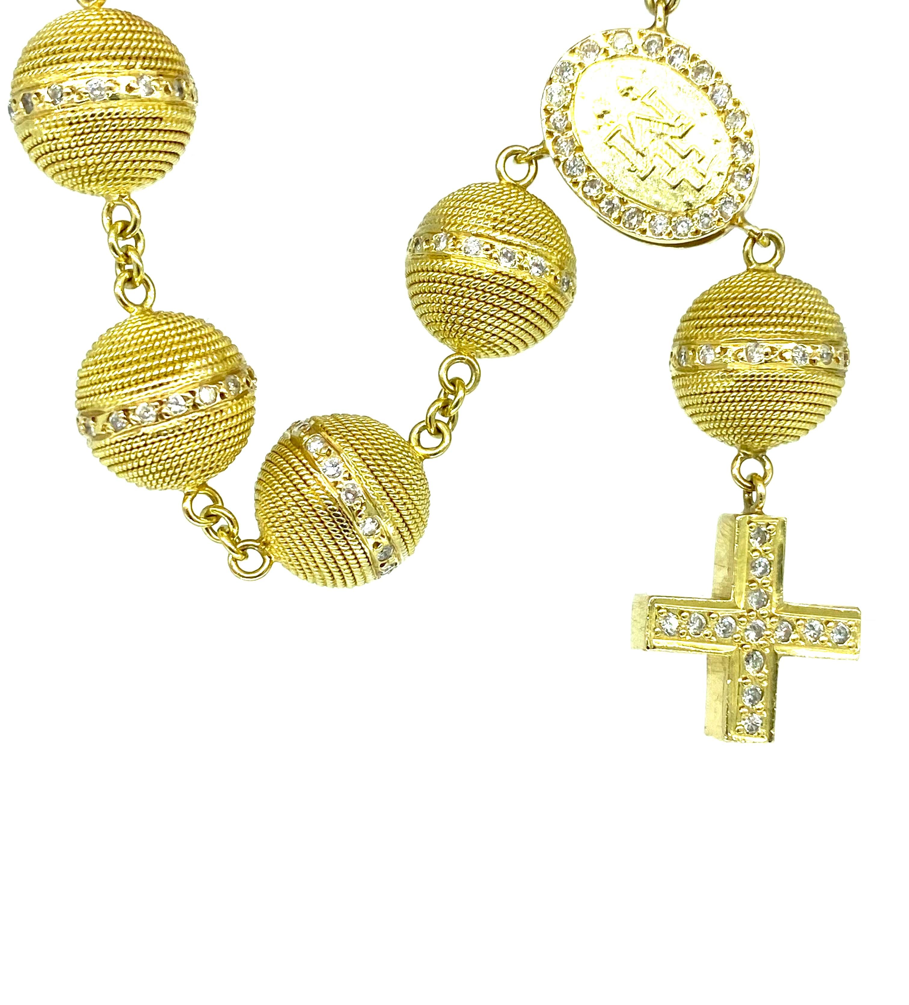 Vintage Heavy 3.50 Carat Diamonds Sphere Rosary 18k Gold Cross Bracelet  In Excellent Condition For Sale In Miami, FL