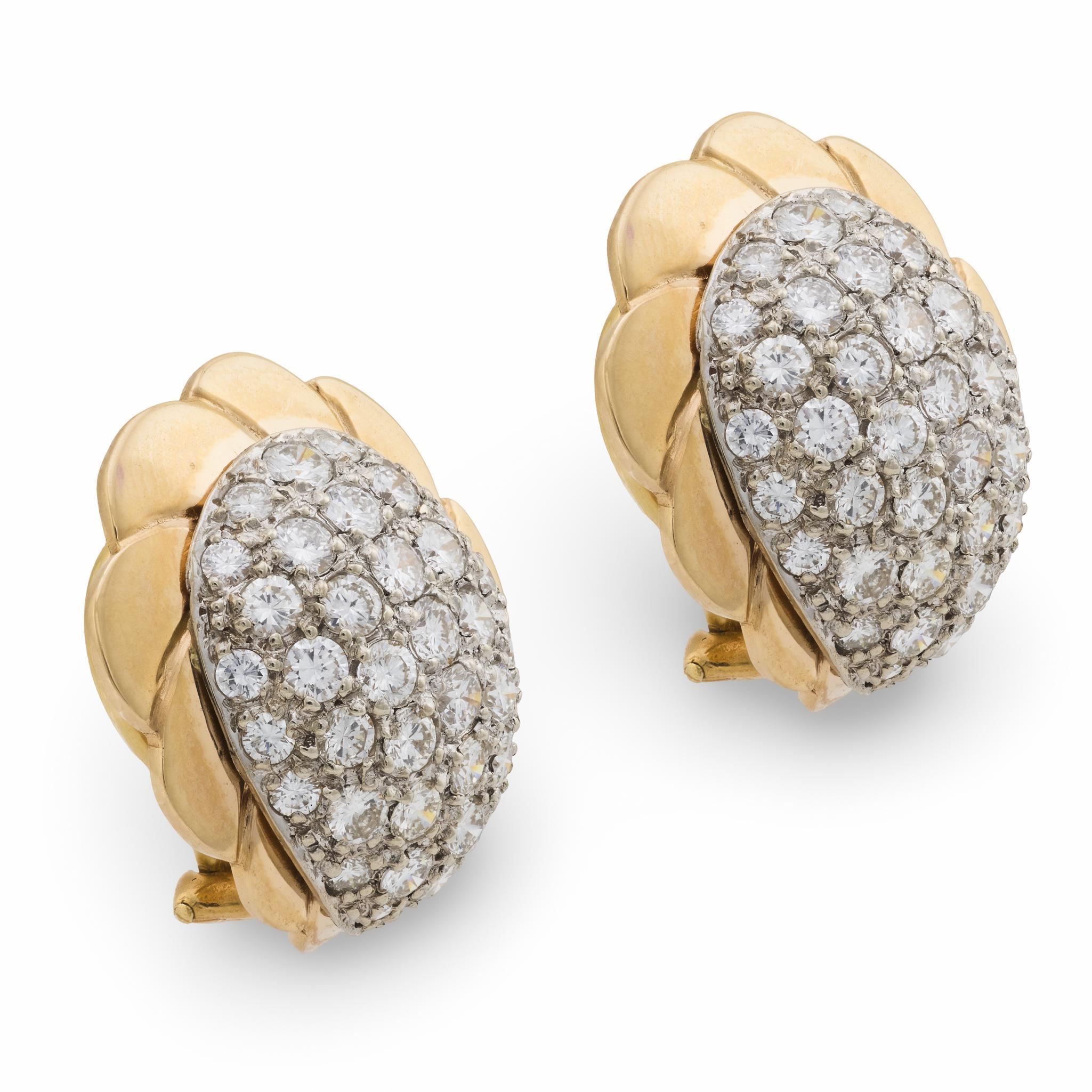 Vintage 3,50 Karat Diamant 14k Gelbgold pave Ohrringe (Moderne) im Angebot