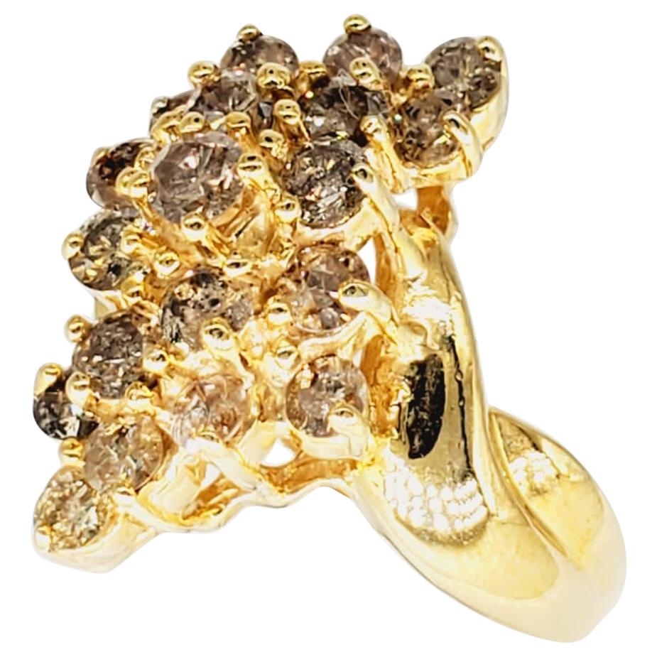 Vintage 3.50 Carat Sparkling Champagne Diamonds Cluster Ring For Sale