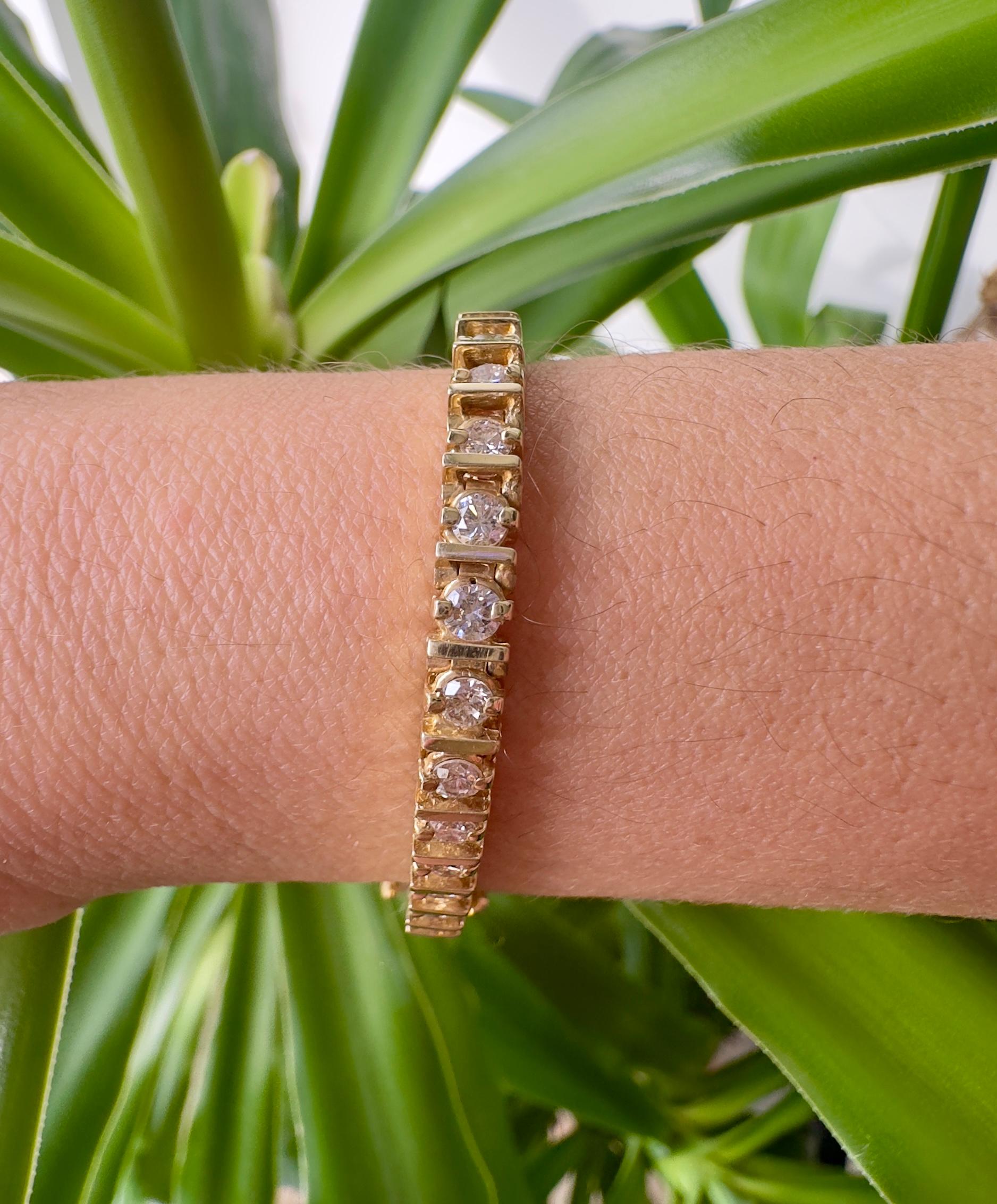 Donna Bracciale tennis vintage con diamanti da 3,54 carati in oro giallo 14 carati in vendita