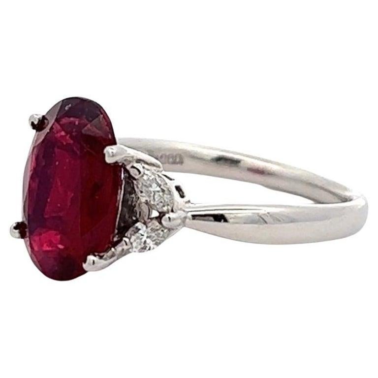 Women's or Men's Vintage 3.55 Carats Red Spinel Diamond Platinum Ring