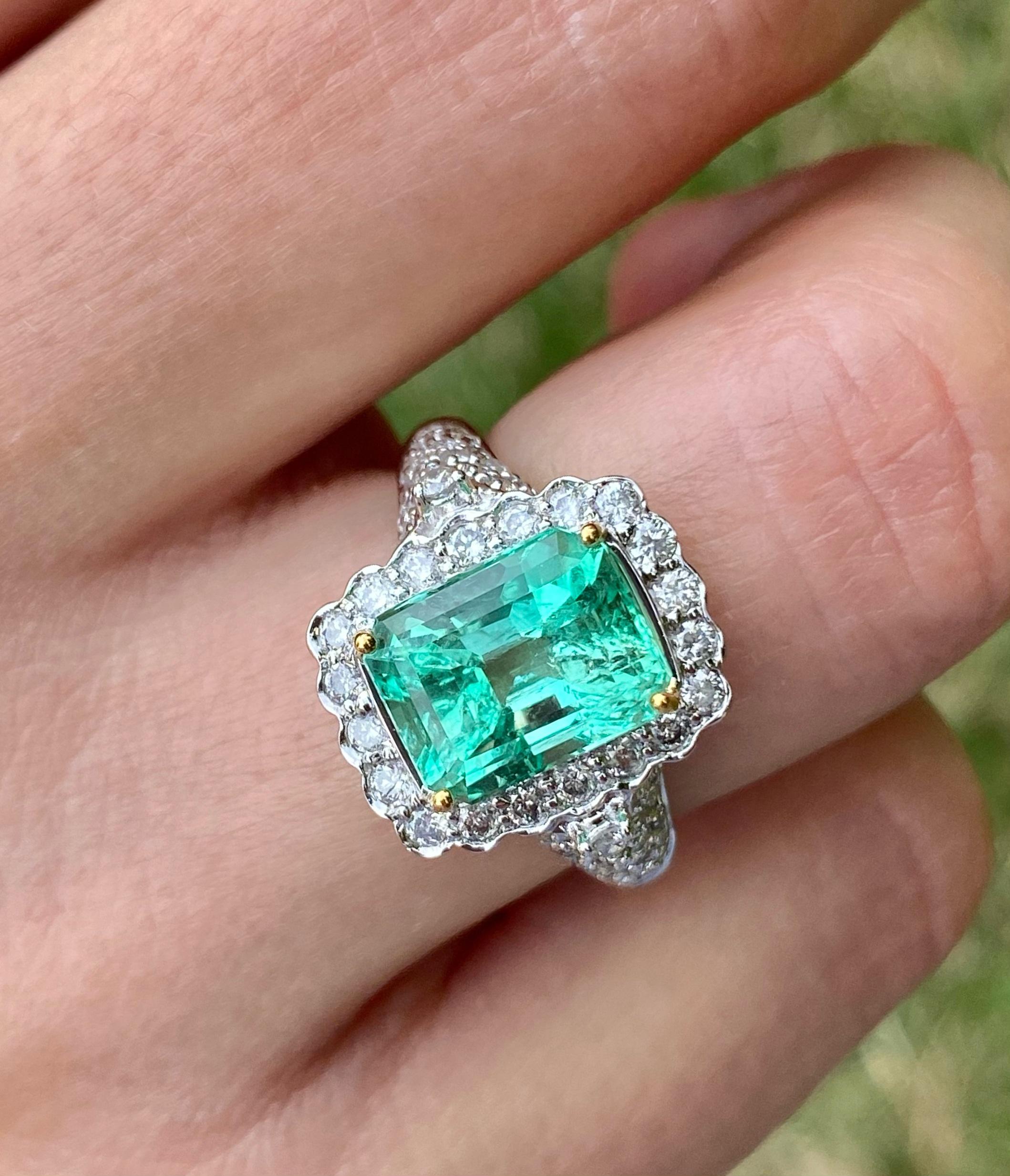 3.58 Carat Emerald-Cut Colombian Emerald, Diamond and 18 Karat White Gold Ring 2