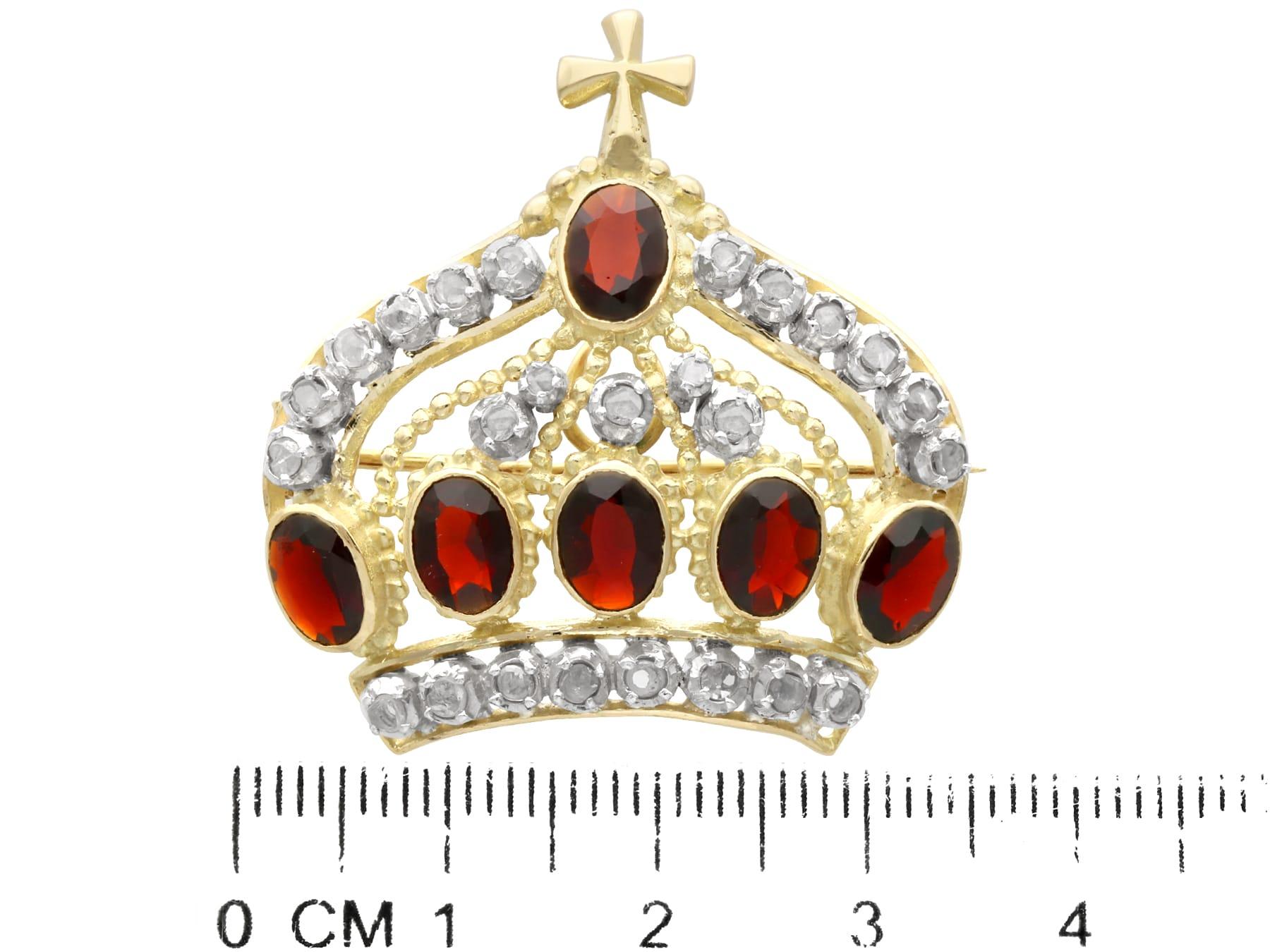 Vintage 3.60 Carat Garnet 0.78 Carat Diamond and Yellow Gold Brooch/Pendant For Sale 4
