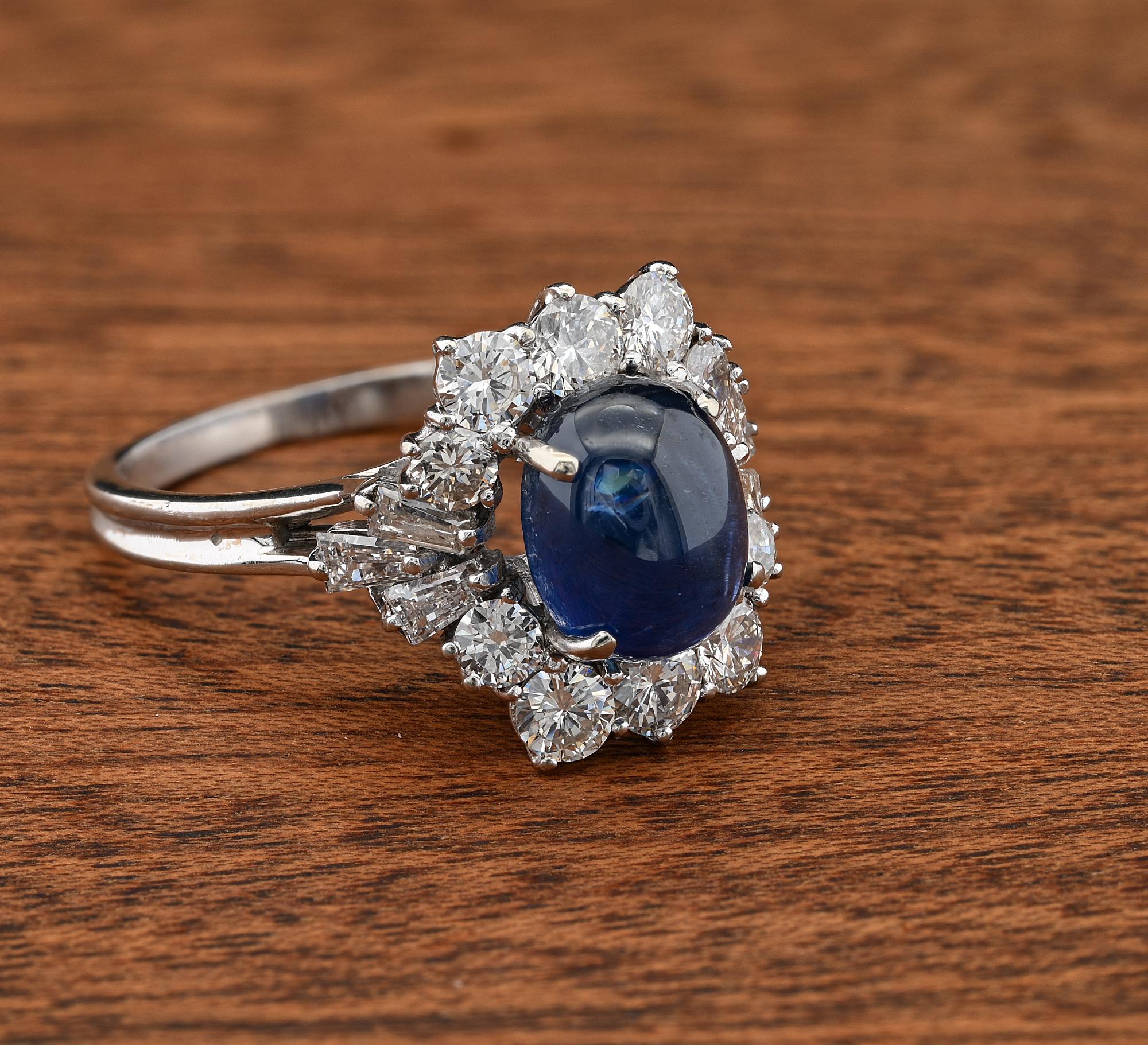 Vintage 3.60 Ct Zafiro Natural 1.90 Ct Diamante 18 KT Anillo de Cóctel Cabujón en venta