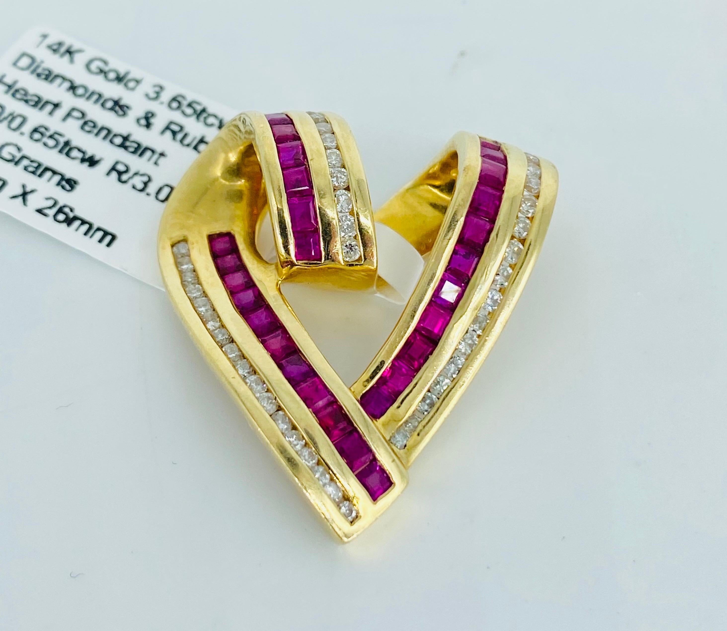 Vintage 3.65 Carat Ruby and Diamonds 3D Pendant  14k Gold For Sale 3