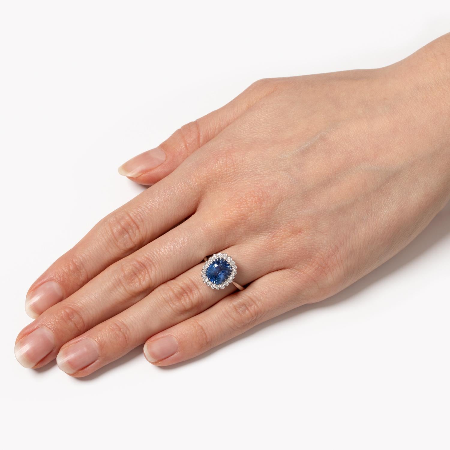 Vintage-Cluster-Ring mit 3,70 Karat Saphir und Diamant, ca. 1950er Jahre für Damen oder Herren im Angebot