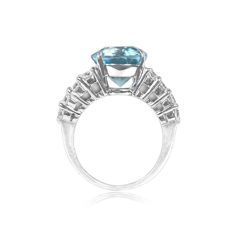 Vintage 3.71ct Round Cut Aquamarine Cocktail Ring, 18k White Gold, Circa 1970 In Excellent Condition For Sale In New York, NY