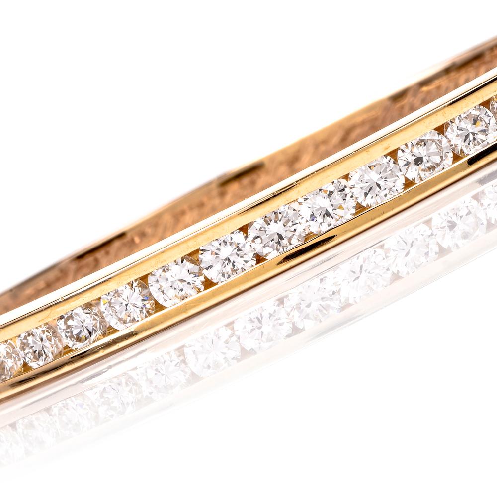 Vintage 3.75 Carat Diamond Yellow Gold Bangle Bracelet In Excellent Condition In Miami, FL