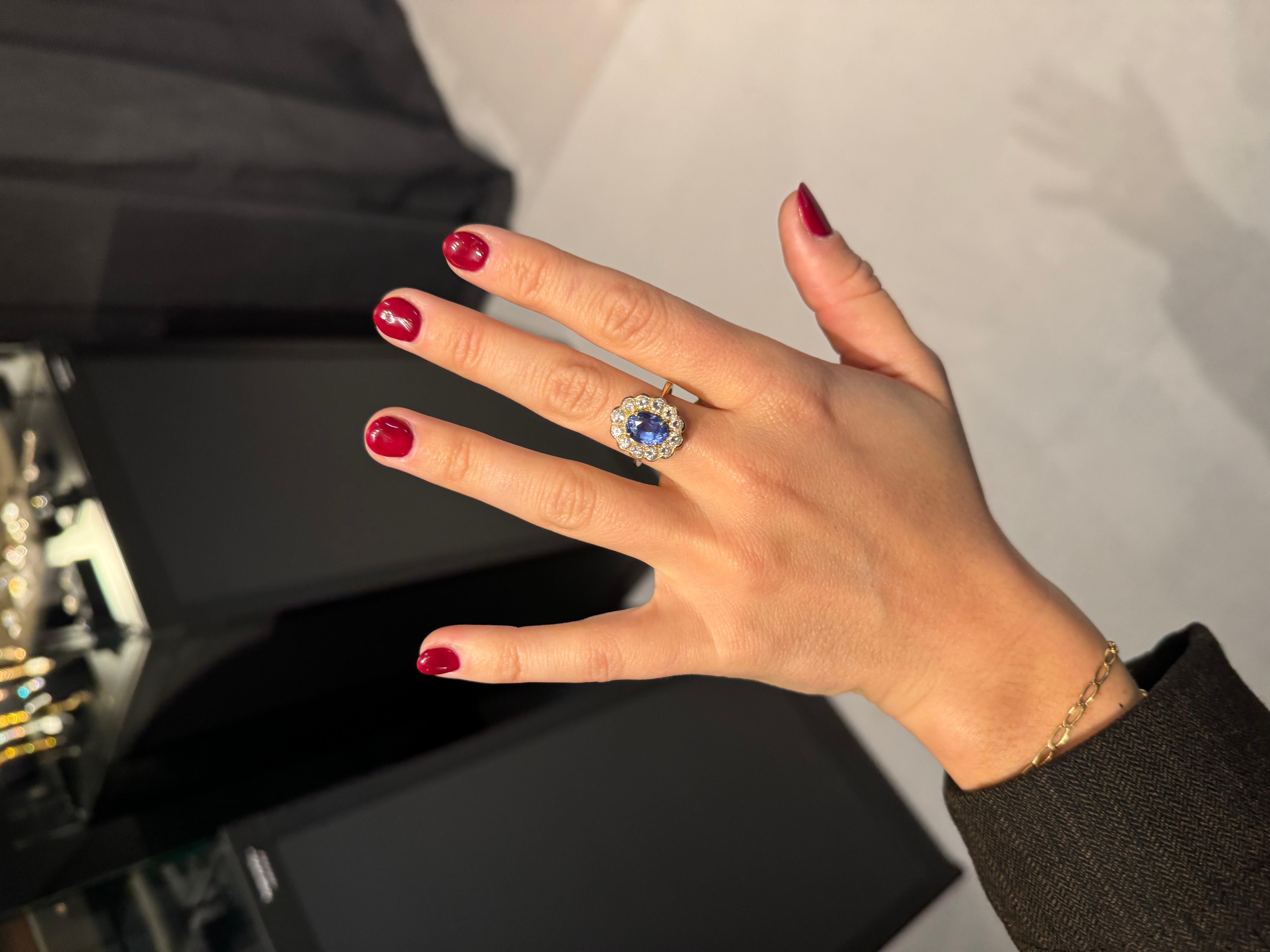 Vintage By 3,75 Karat blauer Saphir und 1,20 Karat Diamantring im Angebot 1