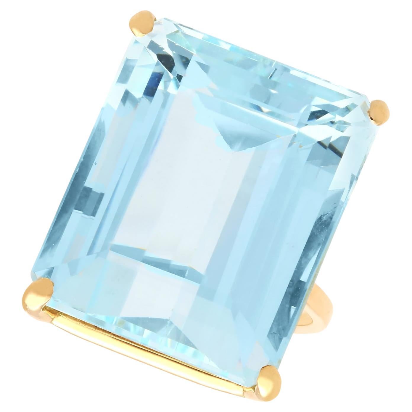 Vintage 37.60 Carat Aquamarine and 18k Yellow Gold Dress Ring 1950 For Sale