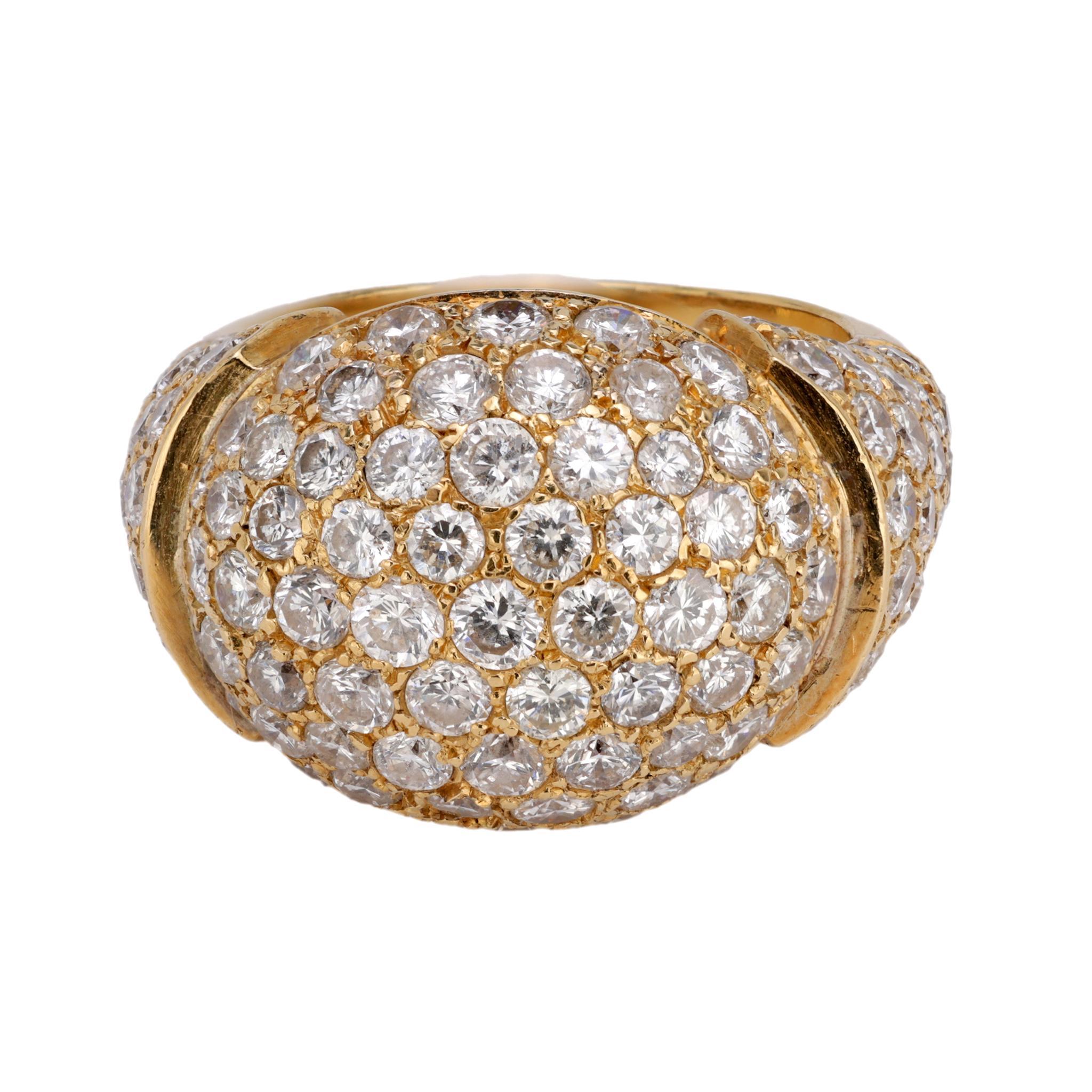 Modern Vintage 3.80 carat total weight pave diamond 18k yellow gold ring For Sale