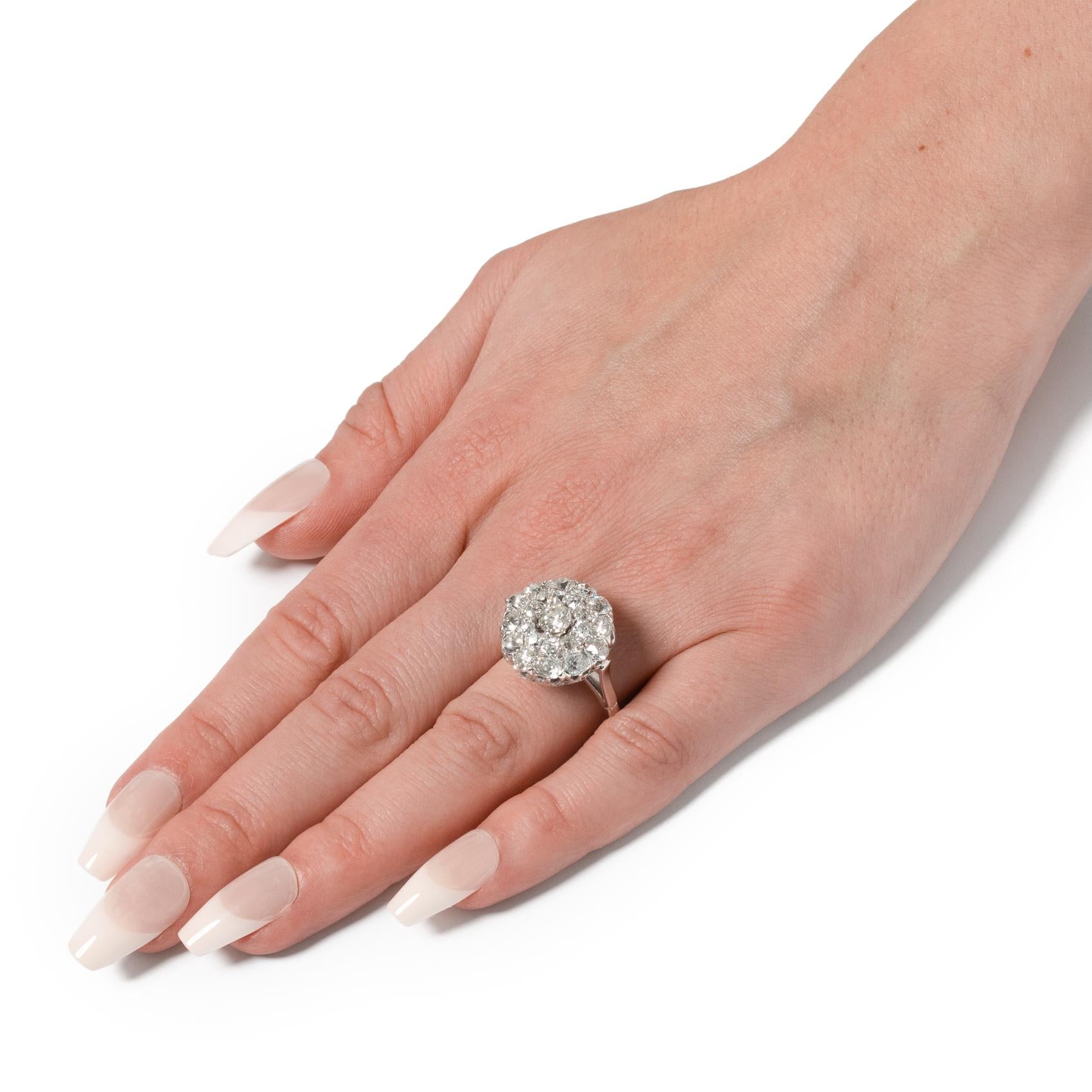 Vintage 3.90ct Diamond Cluster Ring, c.1950s Unisexe en vente