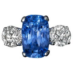 Anello vintage con zaffiro di Ceylon da 3,92 carati e diamanti da 1,33 carati