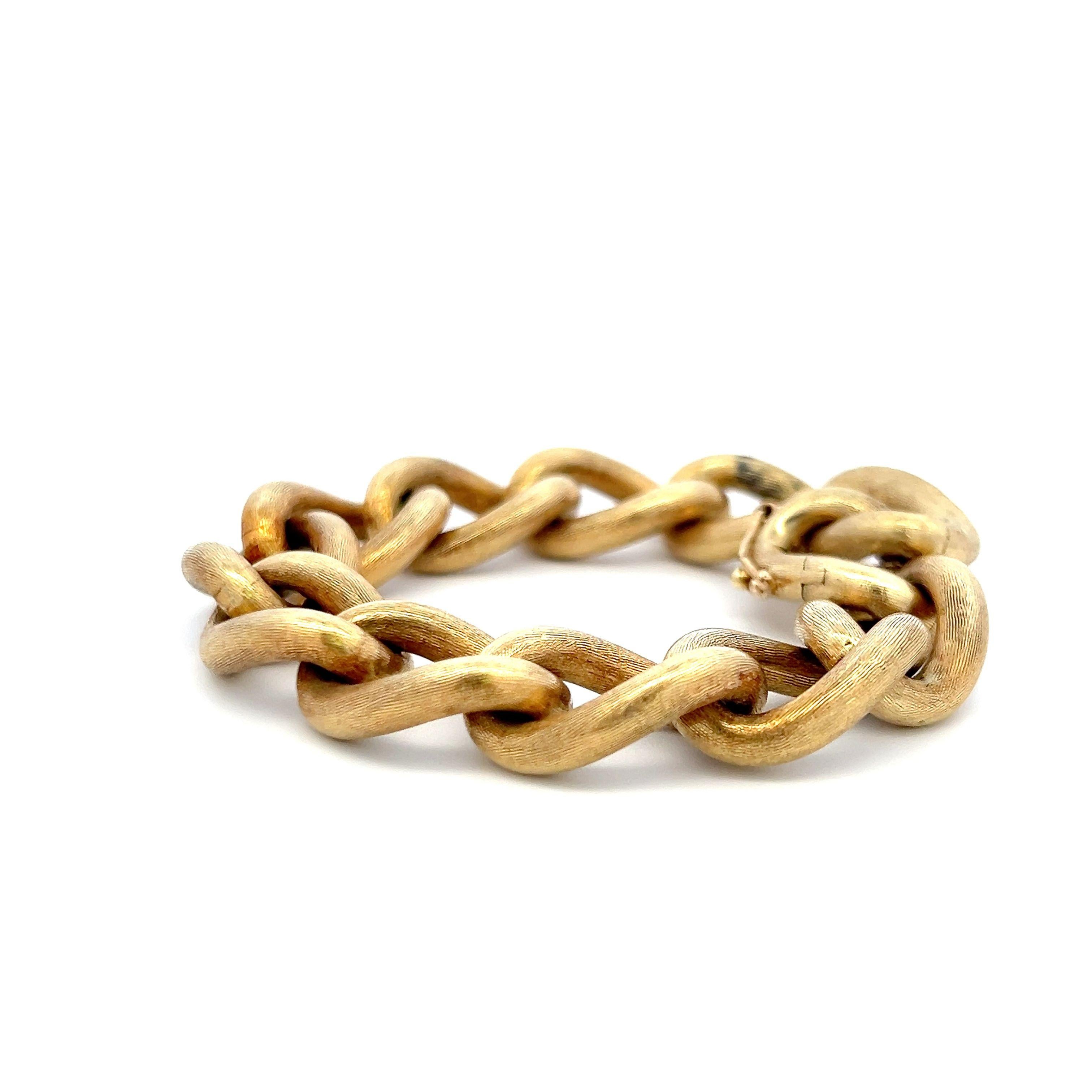 Vintage 39.80 Grams 18 Karat Yellow Gold Textured Link Bracelet For Sale 2