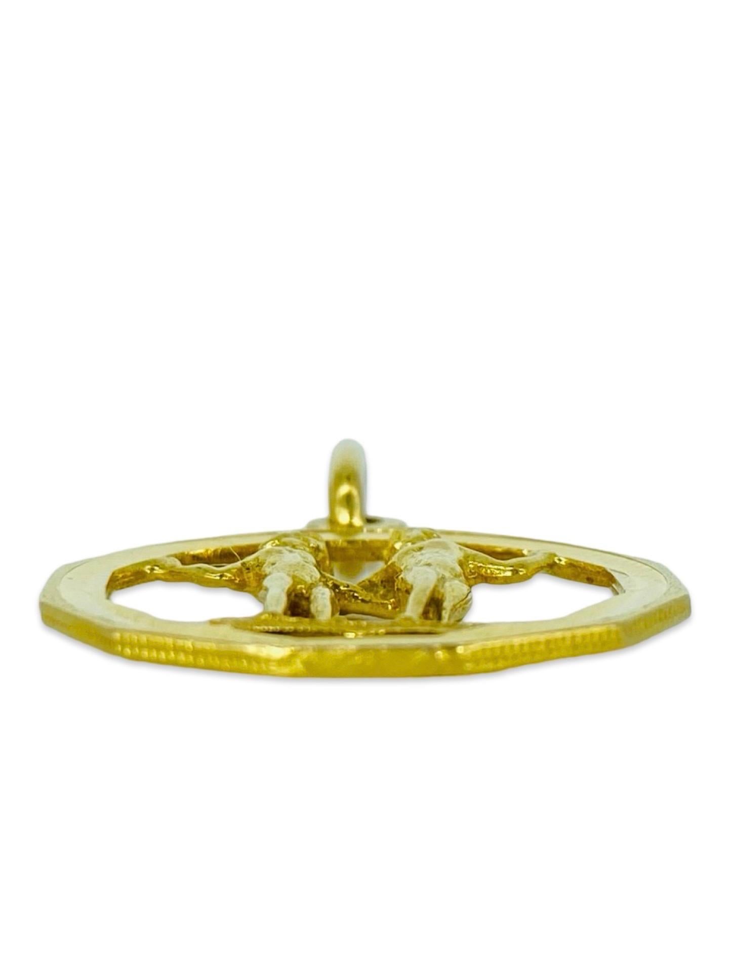 Vintage 3D 24.5mm Dodecagon Zodiac Gemini Pendant 18k Gold Italy In Excellent Condition In Miami, FL