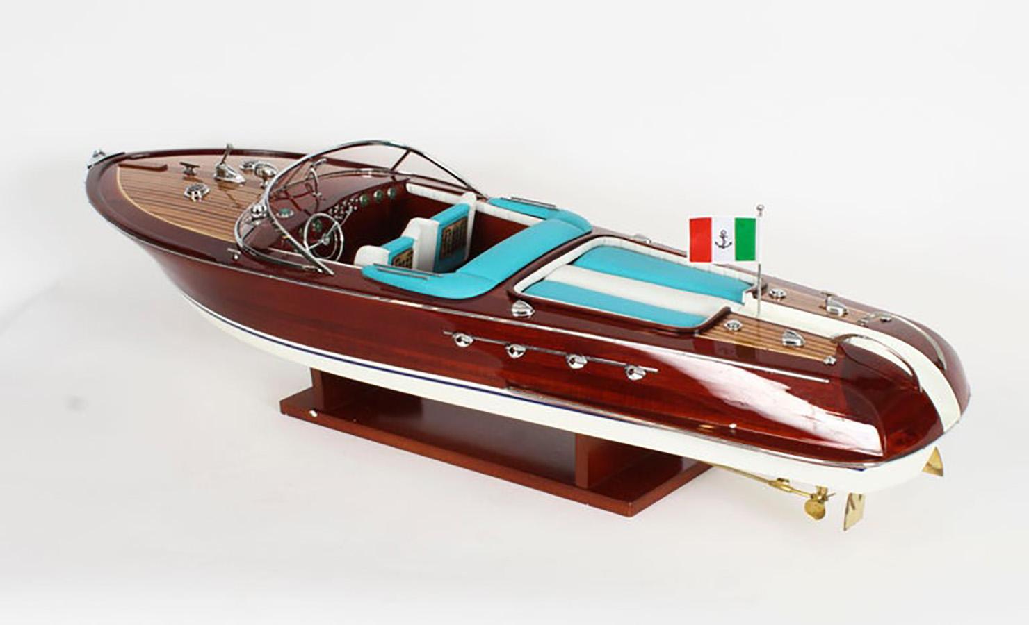Maqueta vintage de 90 cm de una lancha motora Riva Aquarama Limited Edition. 3ft 20th C 5