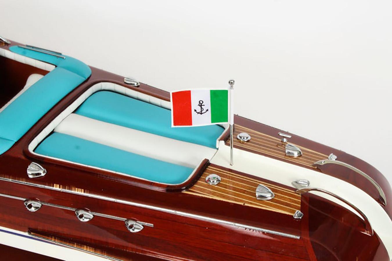 Maqueta vintage de 90 cm de una lancha motora Riva Aquarama Limited Edition. 3ft 20th C 6