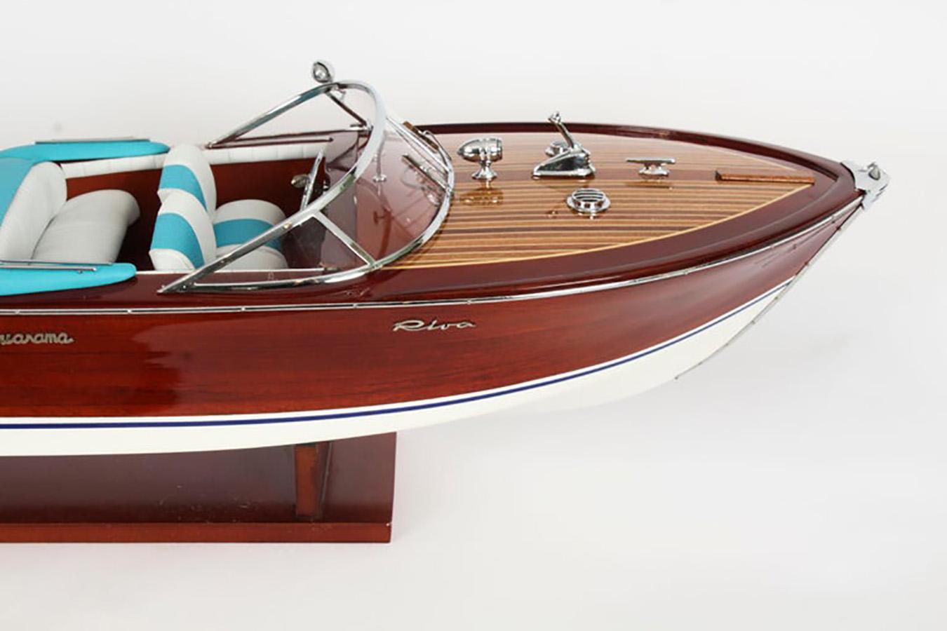 Maqueta vintage de 90 cm de una lancha motora Riva Aquarama Limited Edition. 3ft 20th C finales del siglo XX