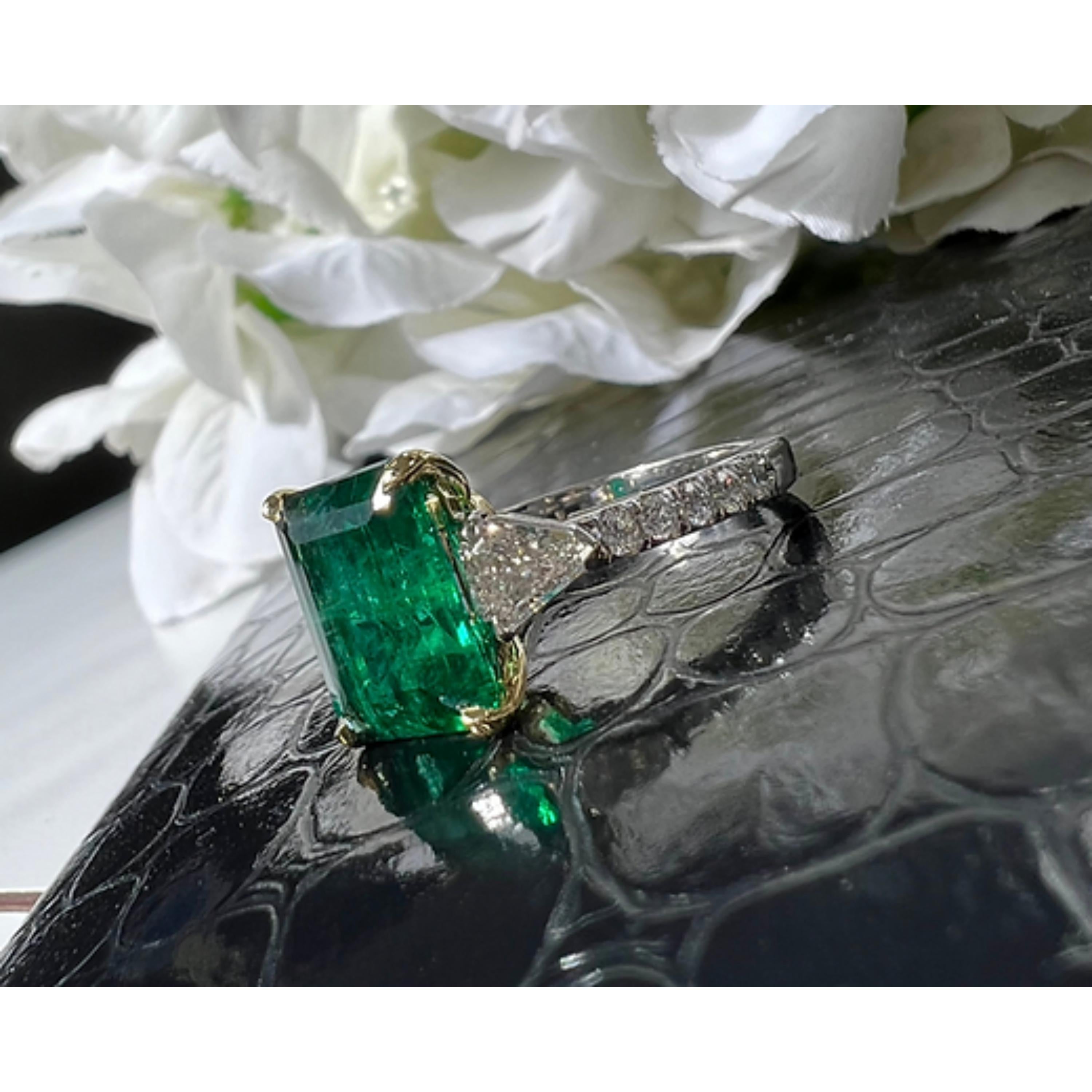 For Sale:  5 Carat Natural Emerald Diamond Engagement Ring Set in 18K Gold, Cocktail Ring 5