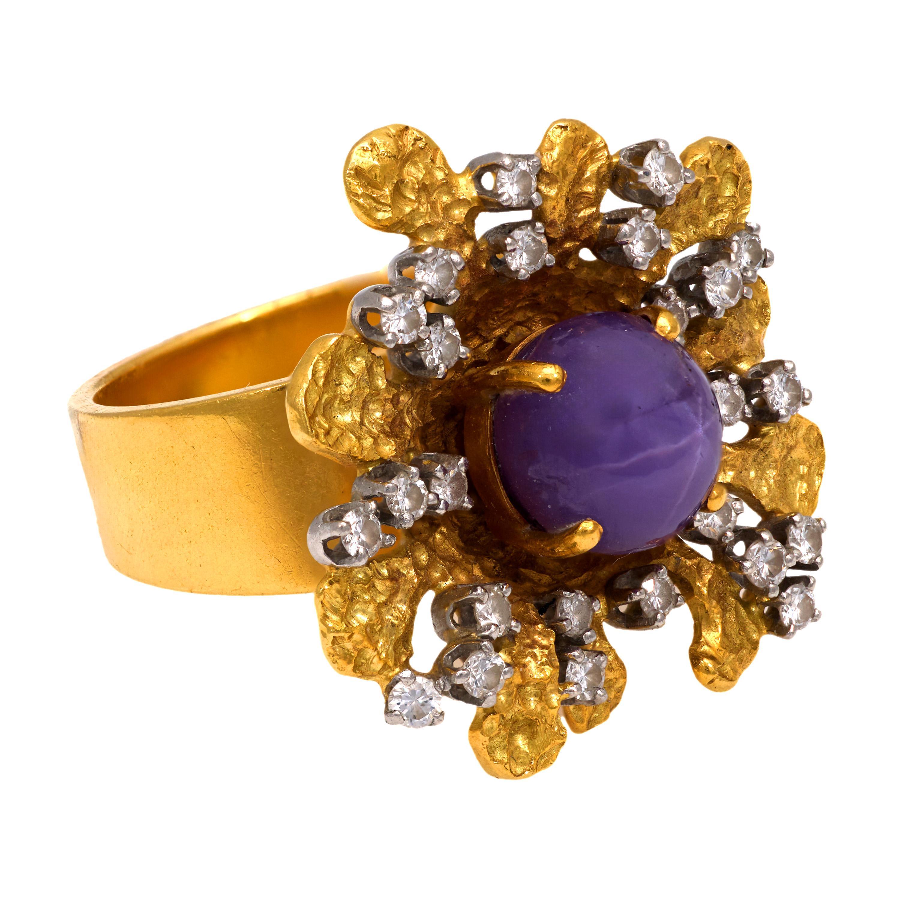 Donna Vintage 4 carat purple star sapphire diamond 18k yellow gold cocktail ring in vendita