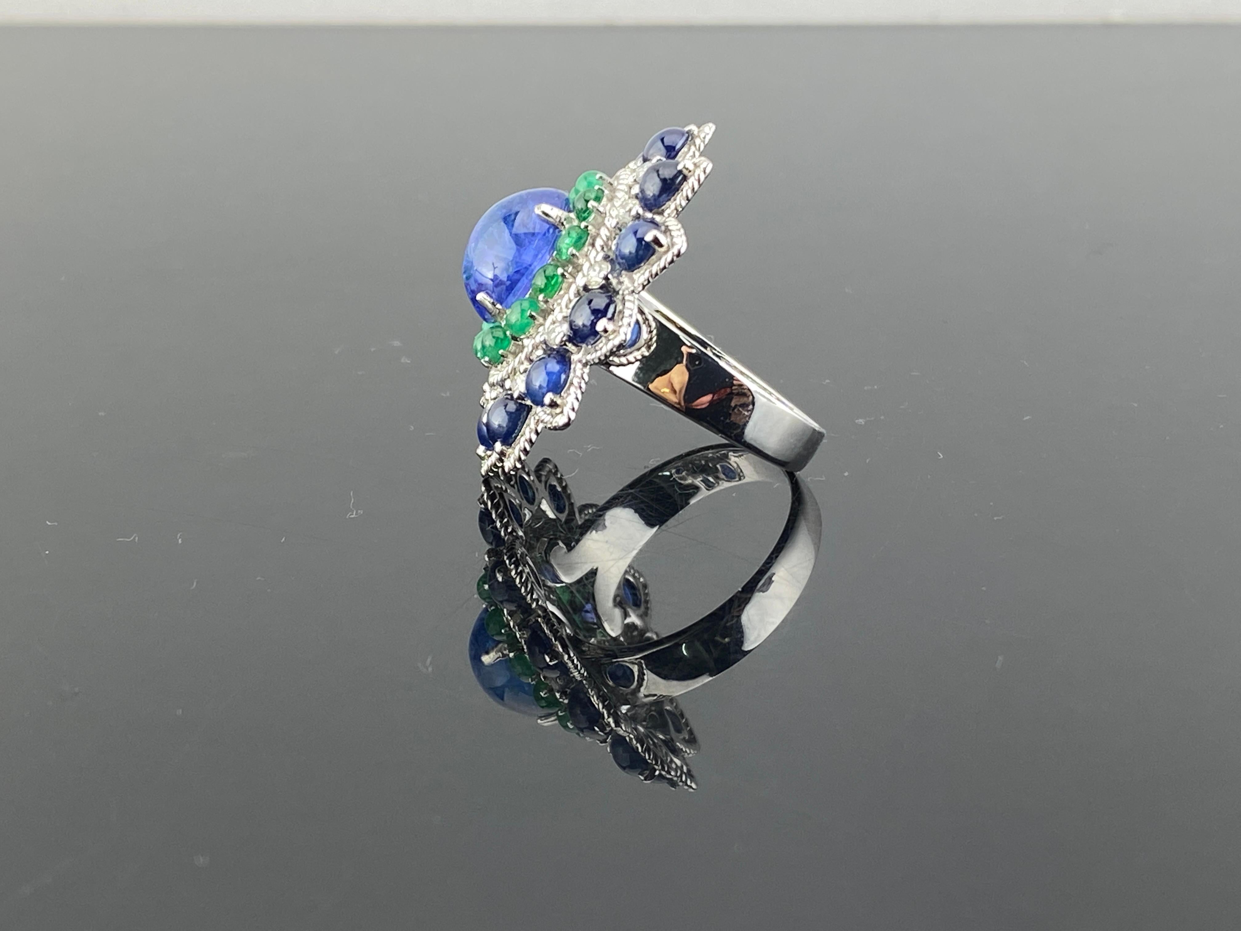 Early Victorian Vintage 4 Carat Tanzanite, Emerald And Sapphire Cabochon Ring Cocktail Gold Ring For Sale