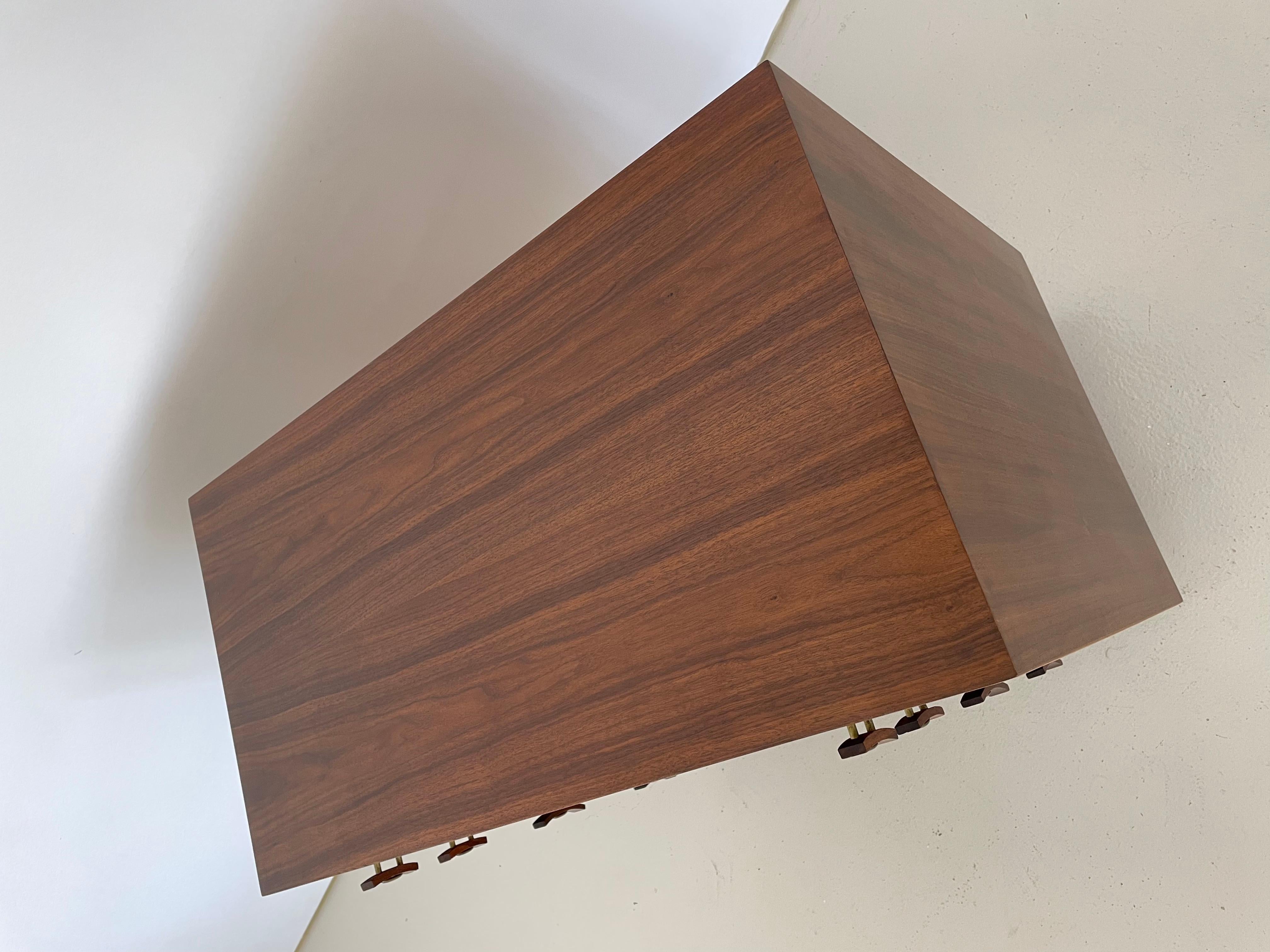 Mid-20th Century Vintage 4 Drawer Chest by Stanley Young for Glenn of California