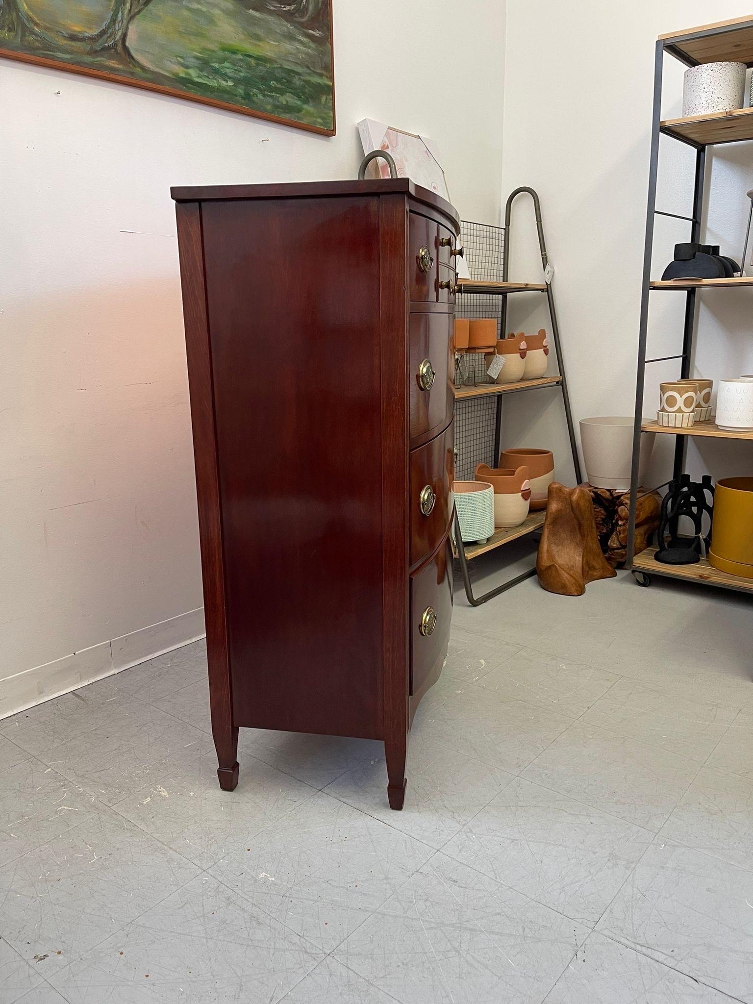 Vintage 4 Drawer Dresser by Mount Airy With Mahogany Tone. For Sale 3