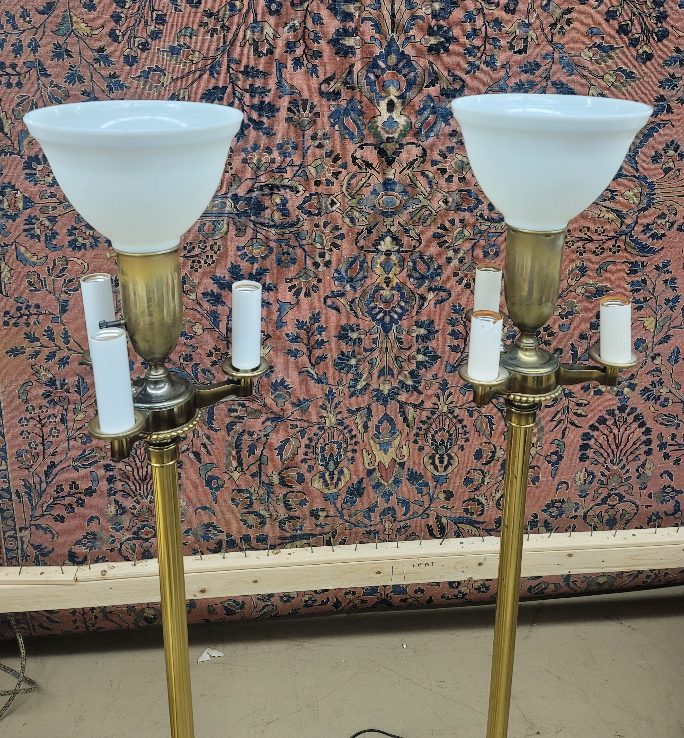 Stehlampe mit 4 Lichtern aus Messing und Metall, Vintage im Zustand „Gut“ im Angebot in Germantown, MD