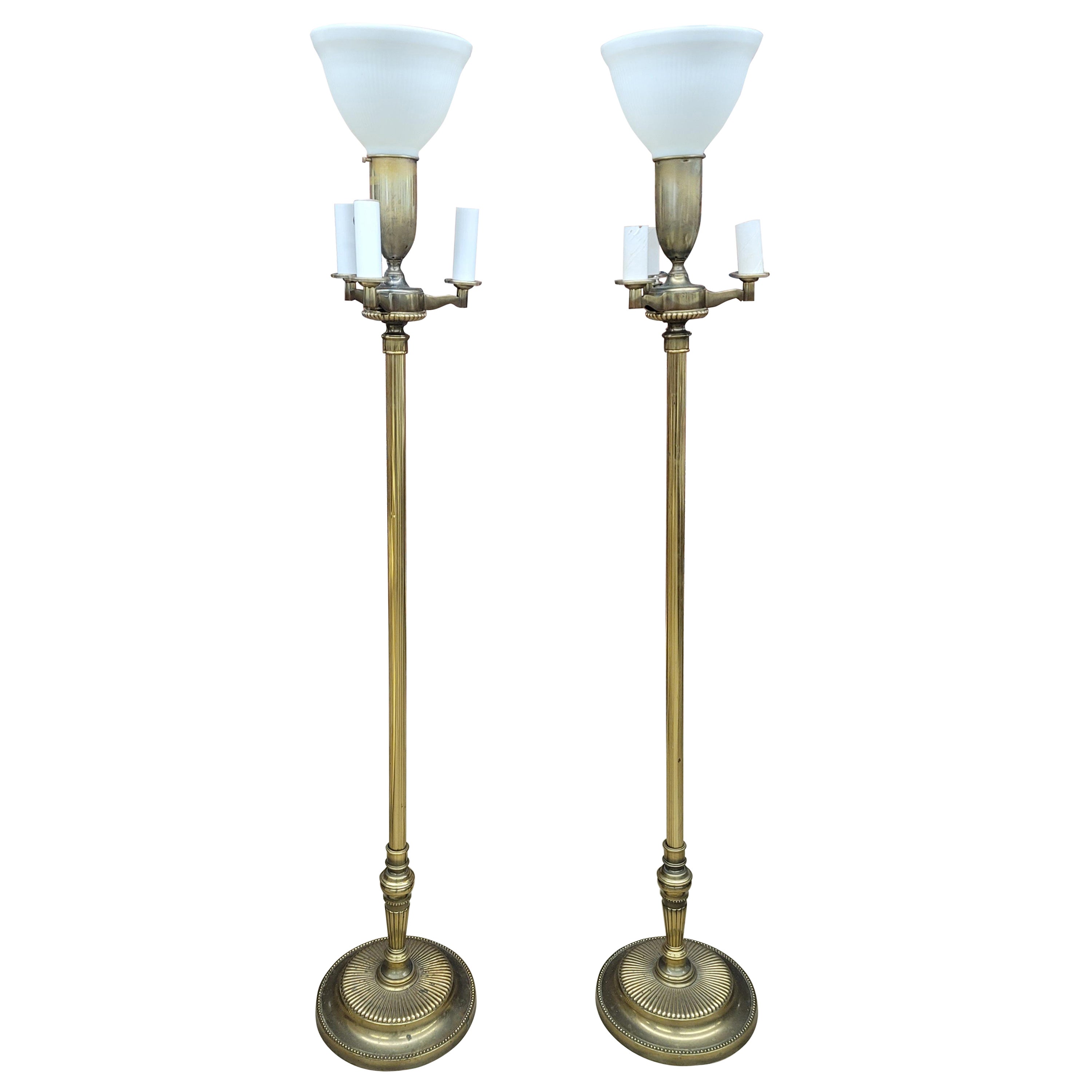 Lámpara de pie vintage de latón y metal de 4 luces Torchiere en venta
