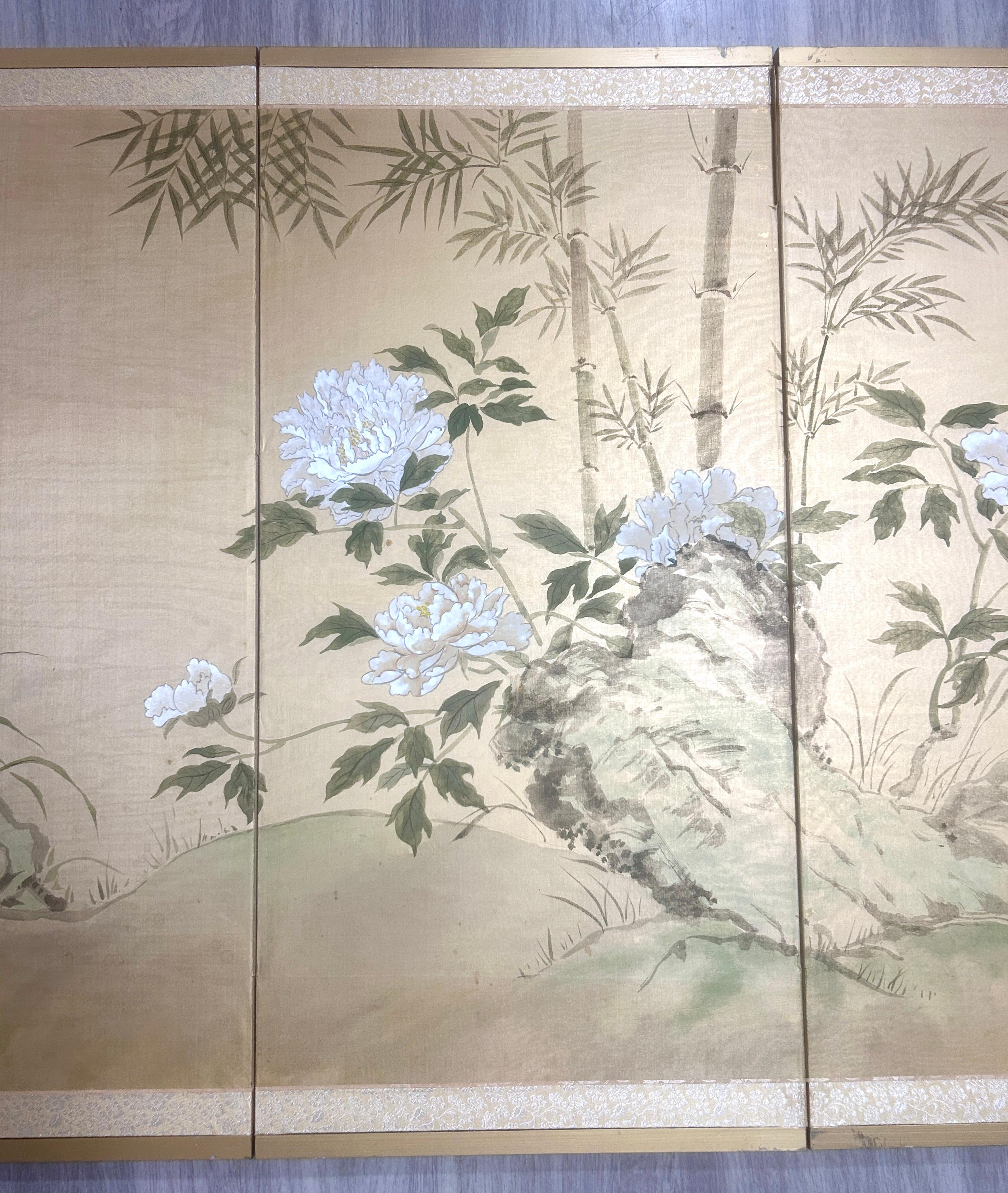 20th Century Vintage 4-Panel Silk Japanese Byobu Folding Screen with White Peonies For Sale