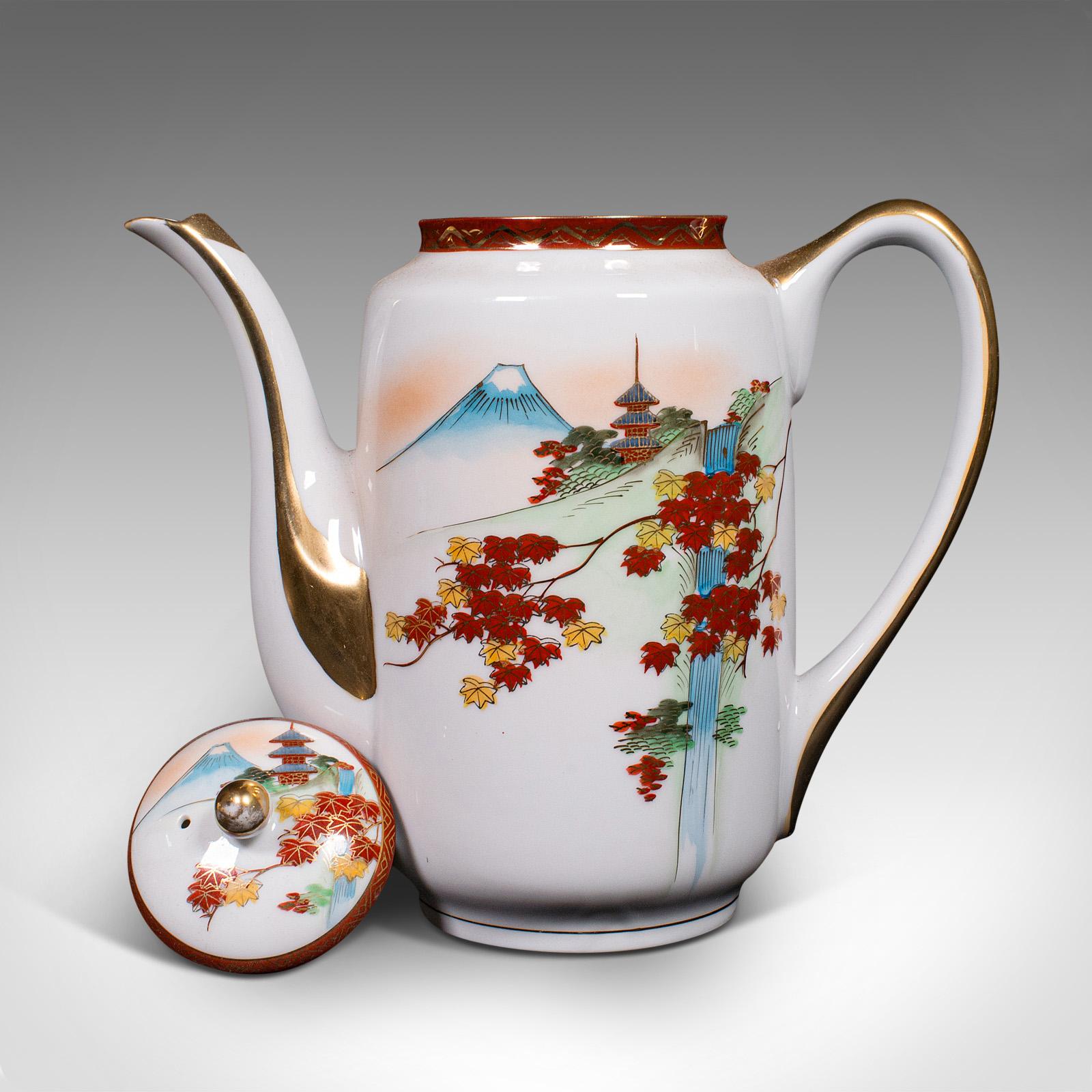 20th Century Vintage 4-person Tea Set, Japanese, Ceramic, Teapot, Cups, After Arita, Art Deco For Sale