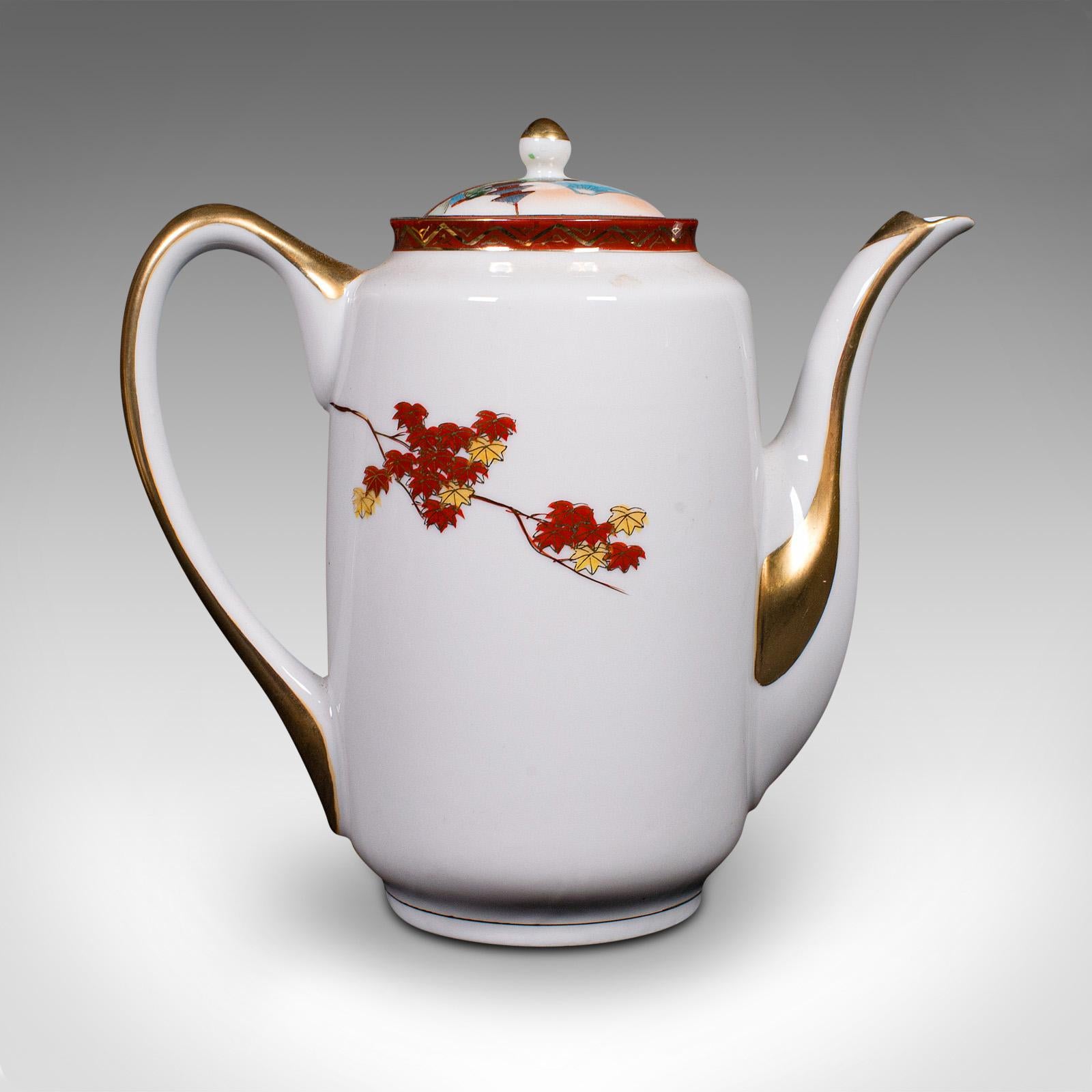 20th Century Vintage 4-person Tea Set, Japanese, Ceramic, Teapot, Cups, After Arita, Art Deco For Sale