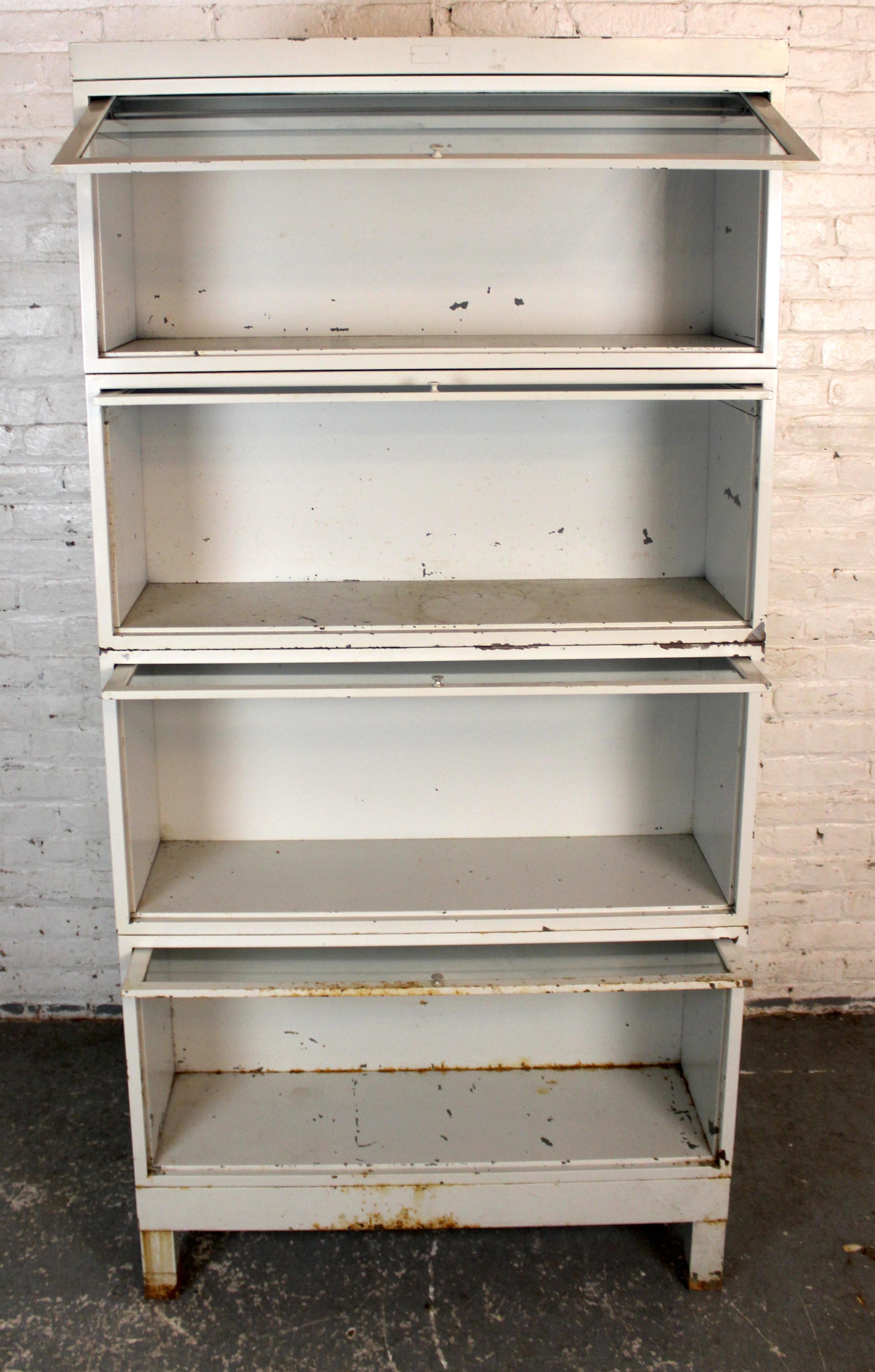 Metallo Libreria Barrister in metallo industriale a 4 pile vintage in vendita