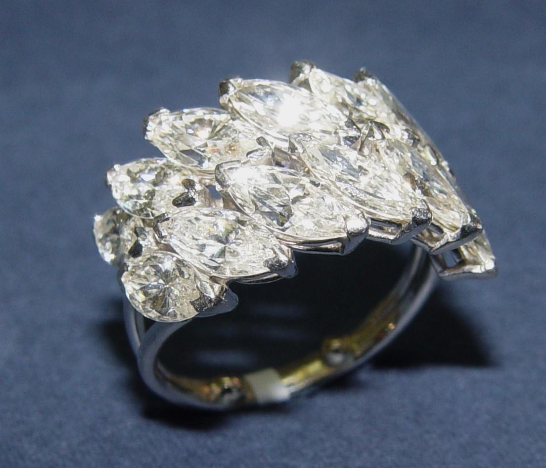 Vintage 4.00CT(Est). Marquise Diamond Cocktail Ring PLATINUM s-7 In Good Condition For Sale In Chicago, IL